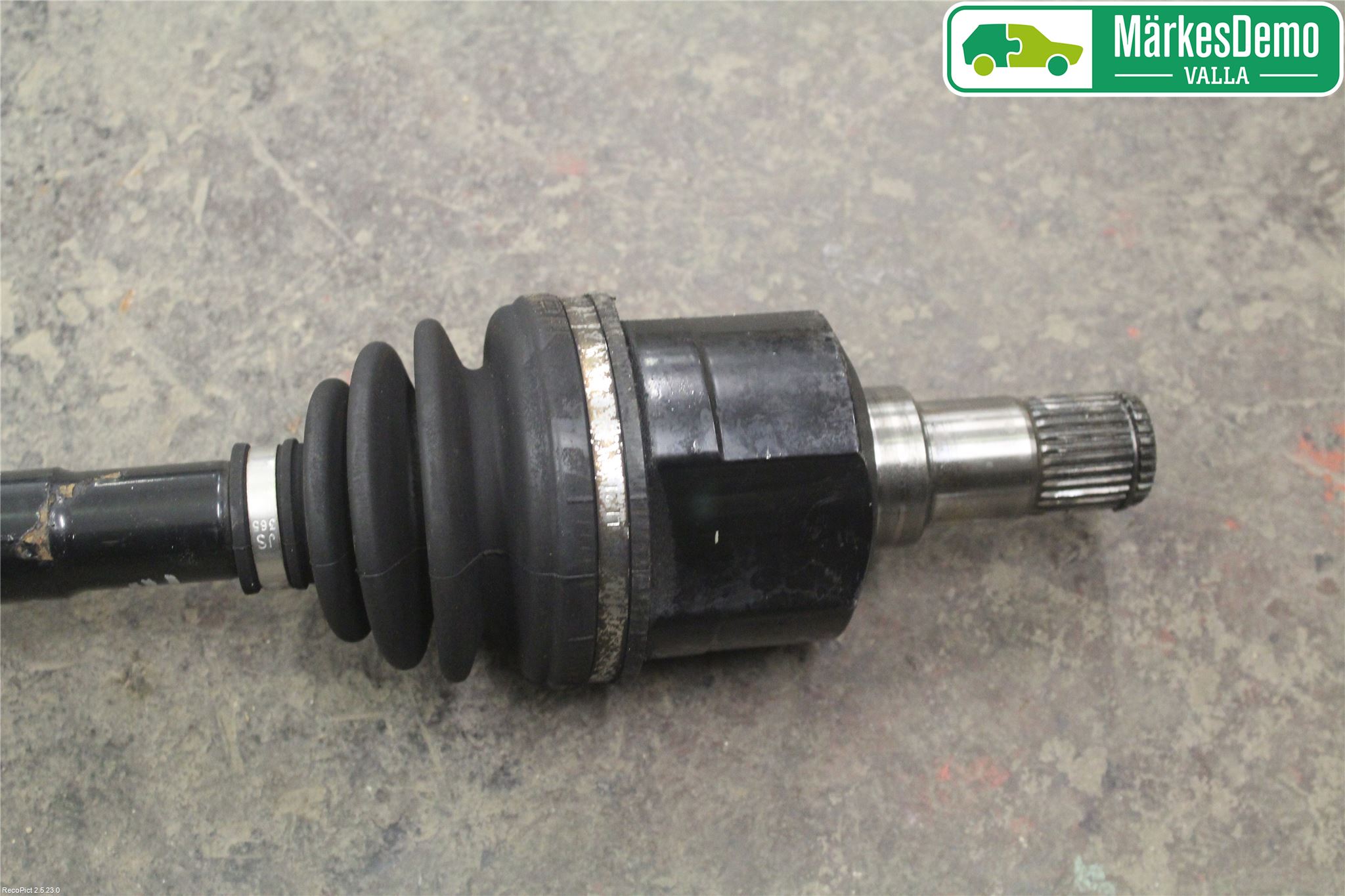 Hyundai i40 08-15 Drivaxel Fram Höger
