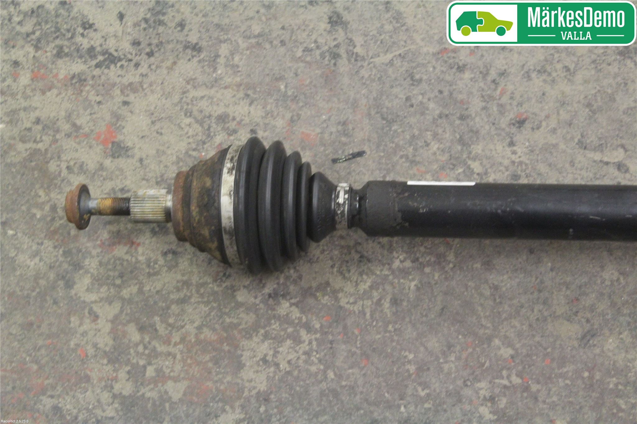 Volkswagen VW GOLF V 04-09 Drivaxel Fram Höger