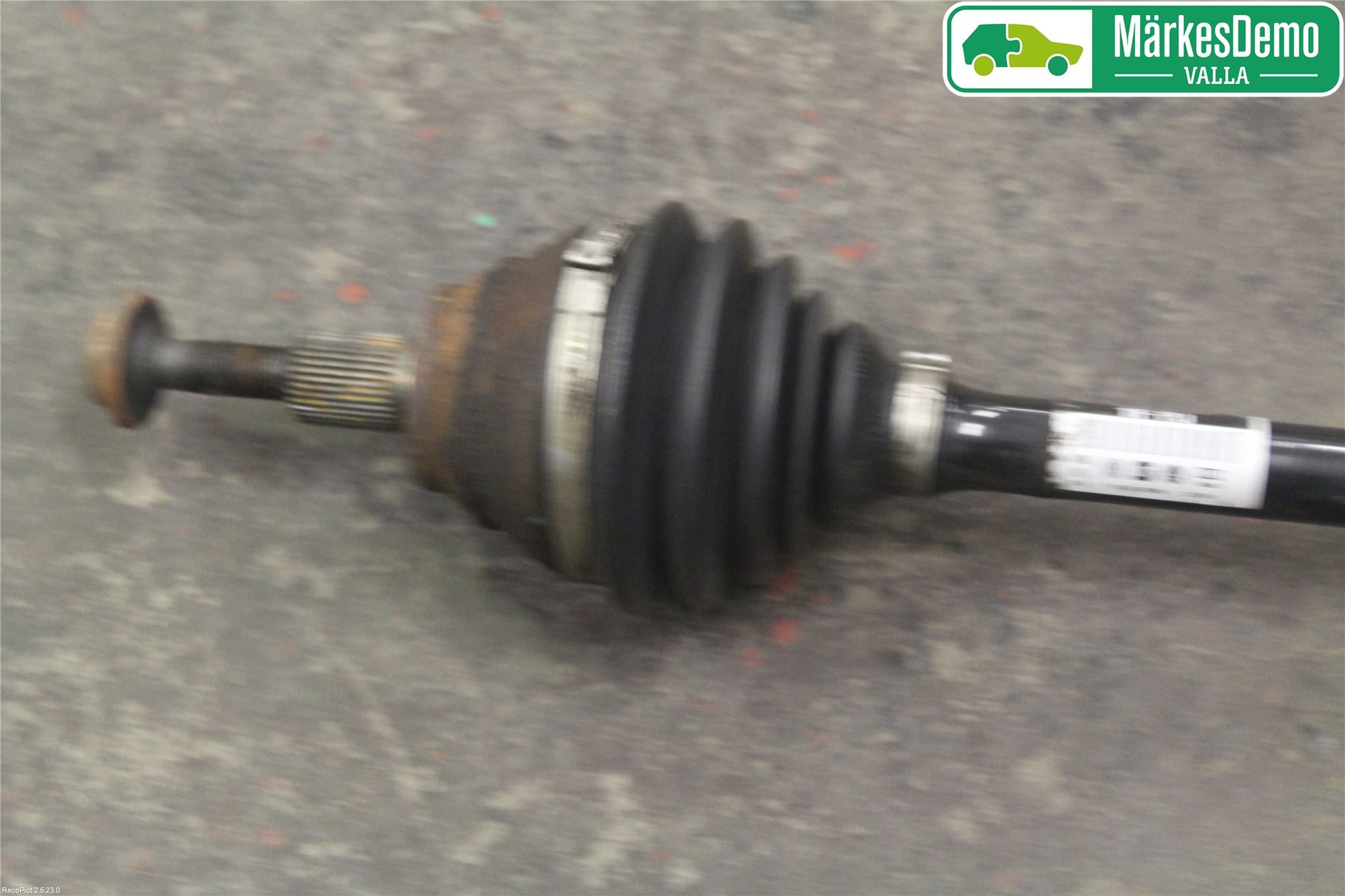 Volkswagen VW GOLF V 04-09 Drivaxel Fram Vänster