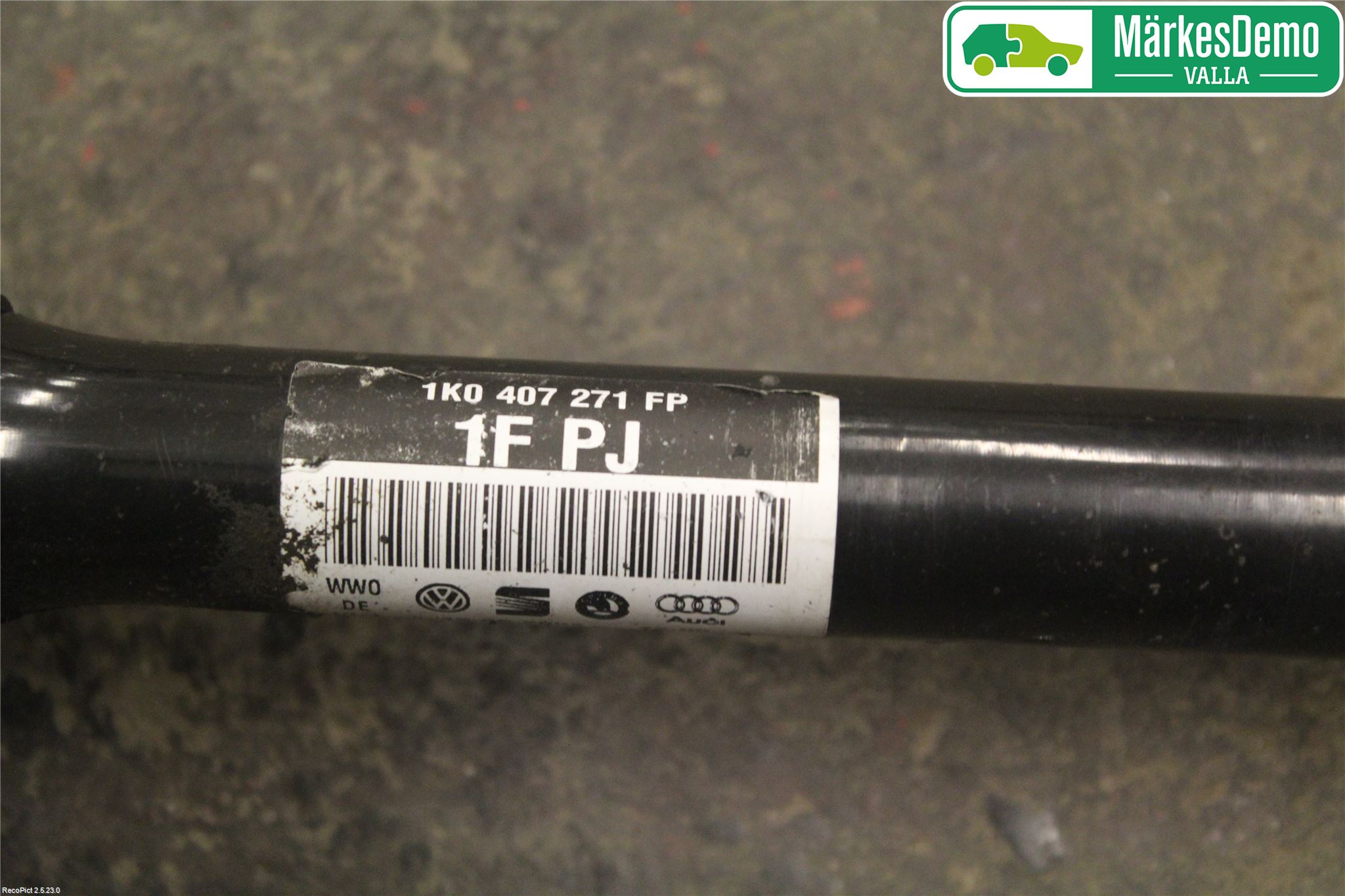 Volkswagen VW GOLF V 04-09 Drivaxel Fram Vänster