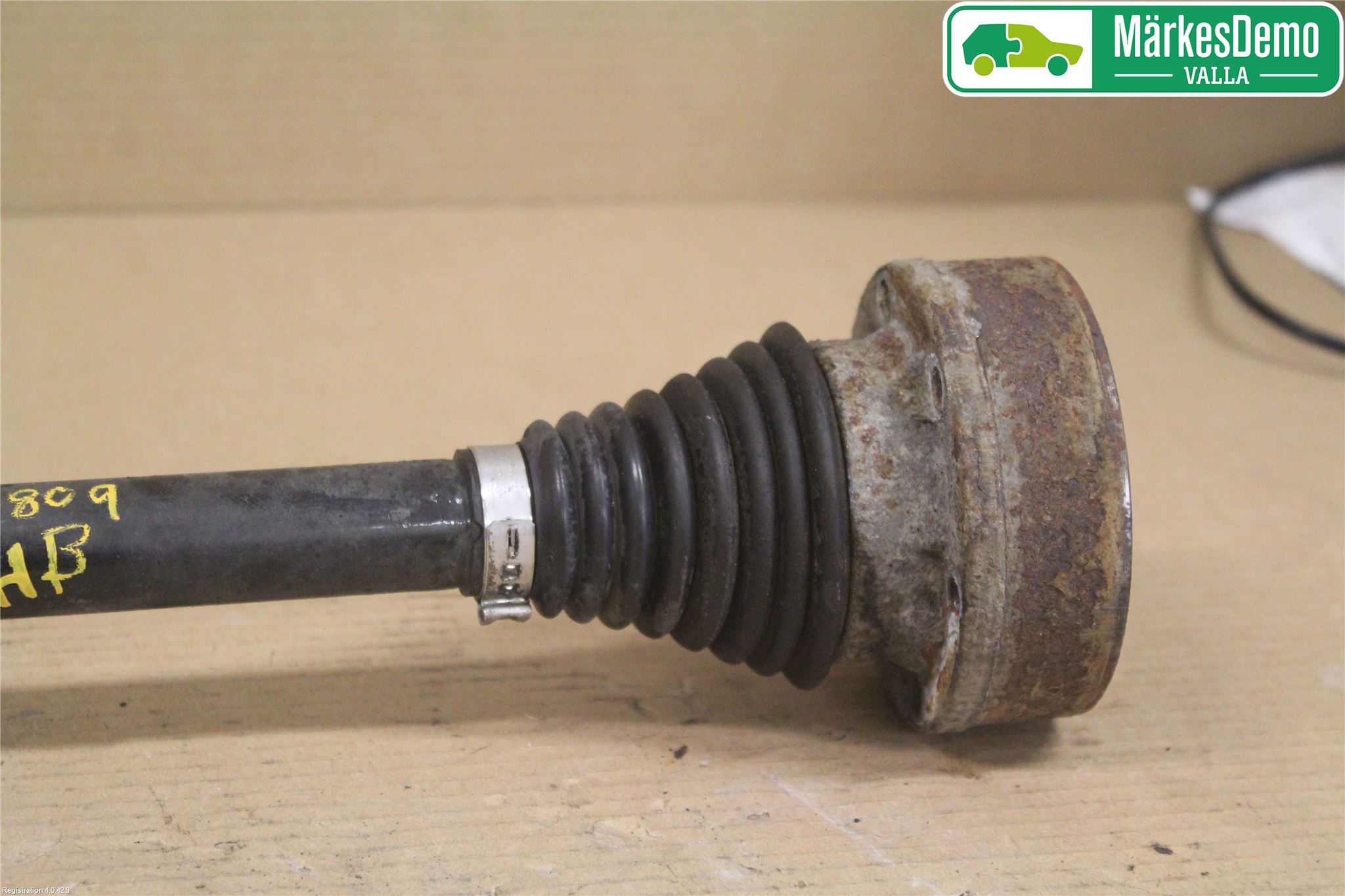 Volkswagen VW PASSAT 11-14 Drivaxel Bak Höger