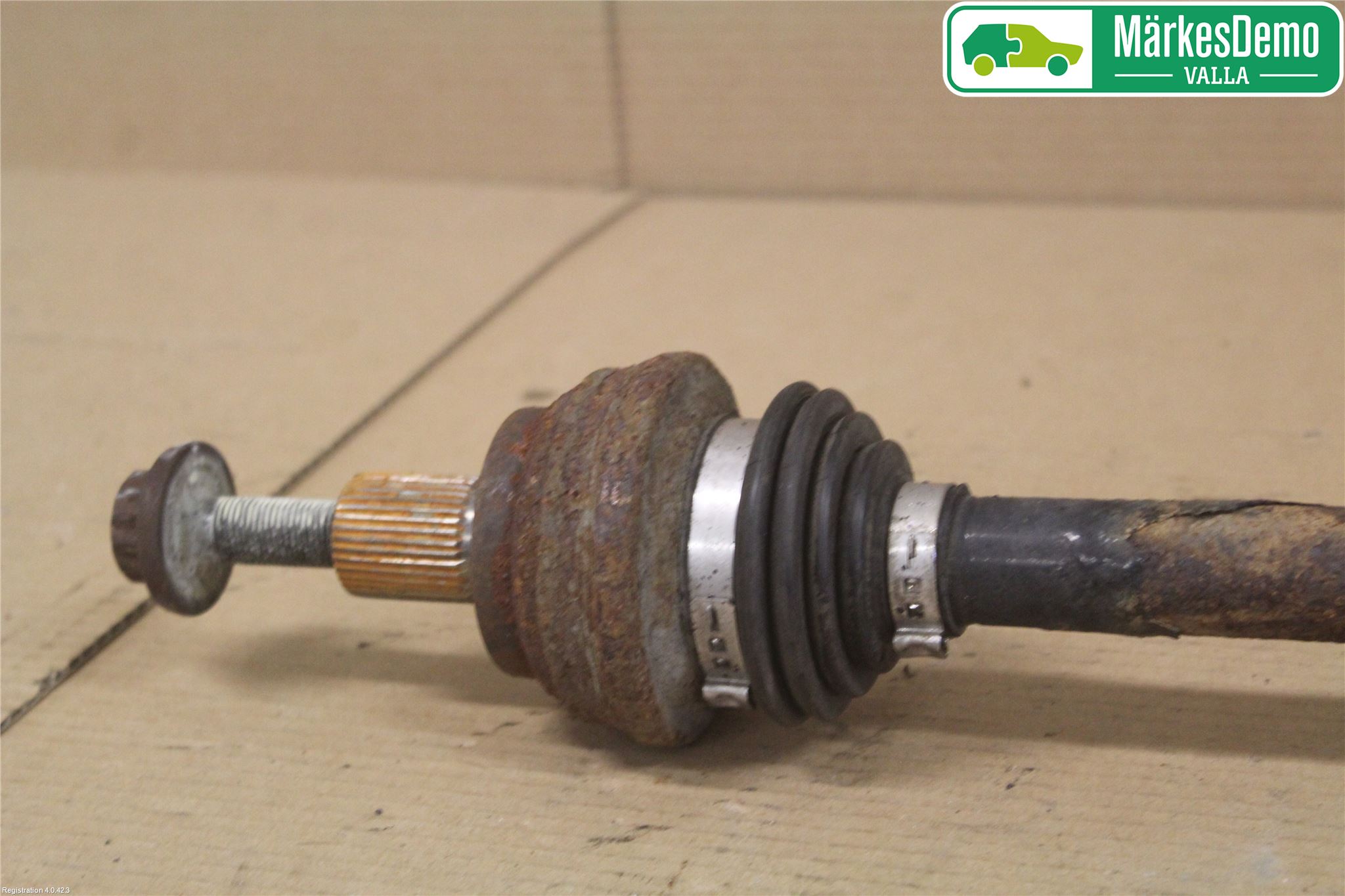 Volkswagen VW PASSAT 11-14 Drivaxel Bak Höger