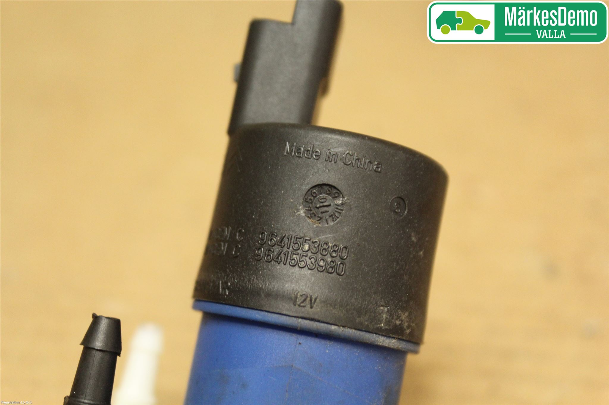 Renault CLIO III  09-12 Spolarpump Vindruta