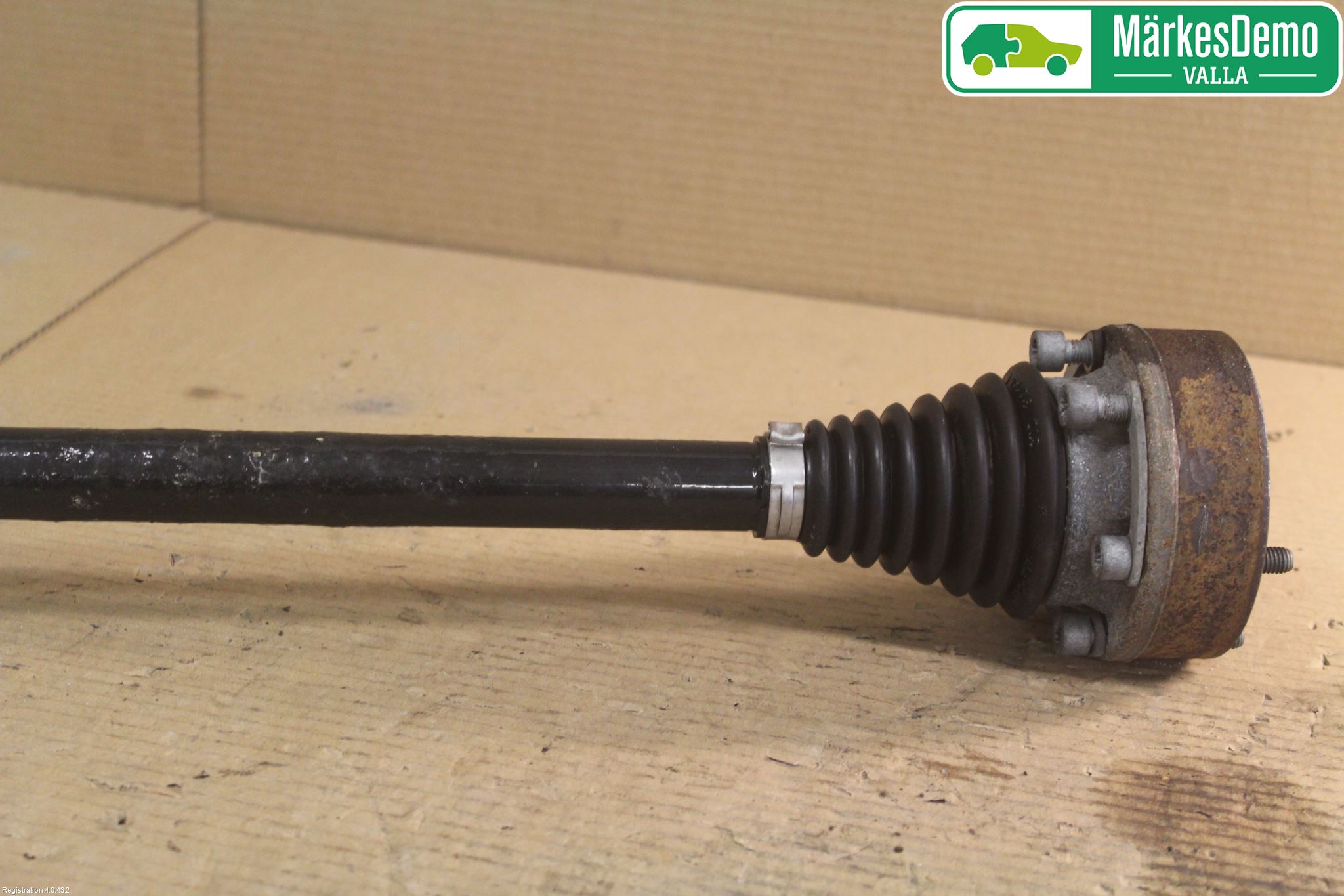 Volkswagen VW PASSAT 11-14 Drivaxel Bak Höger