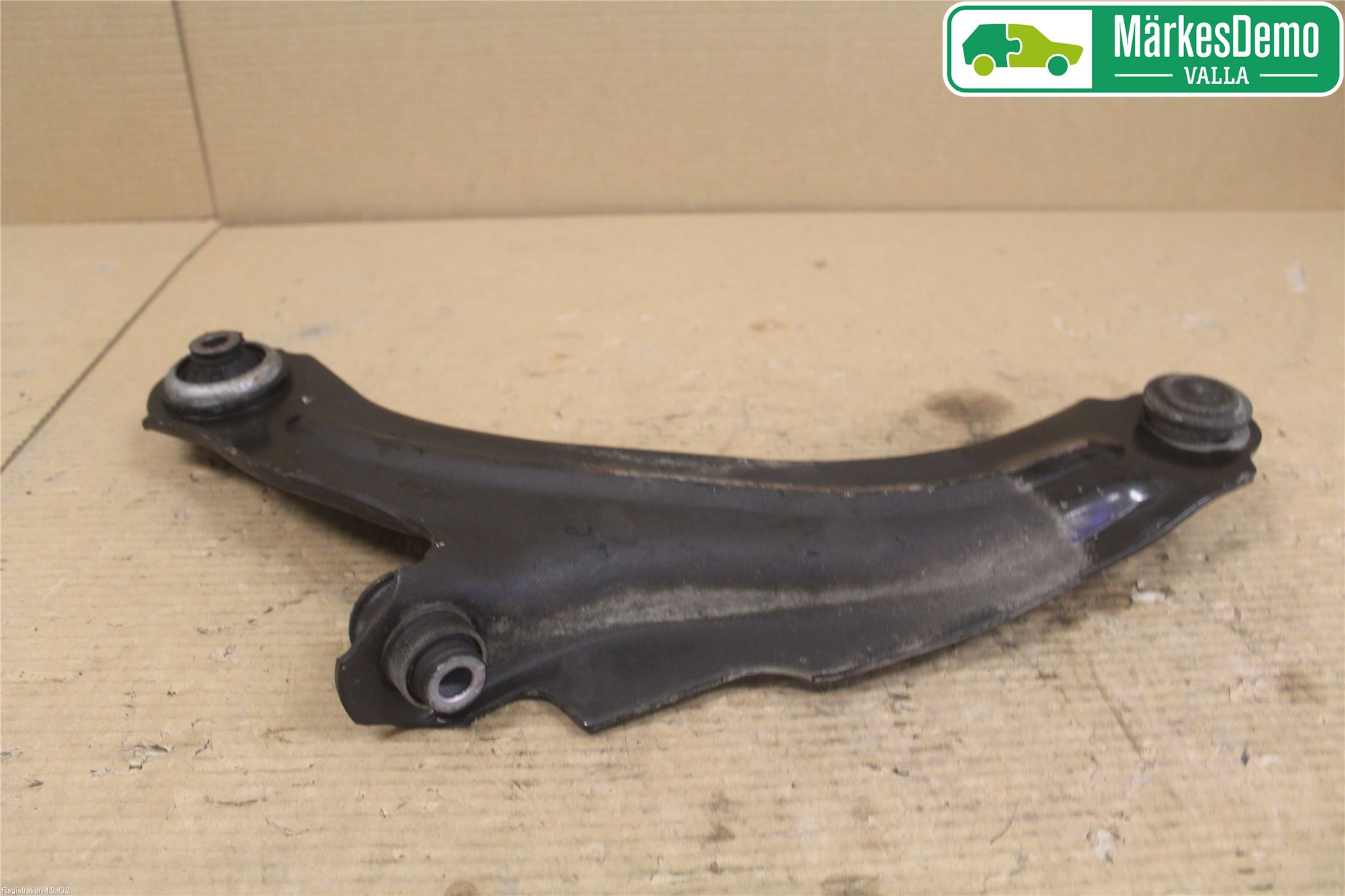 Renault CLIO IV 12-16 Bärarm Fram Undre Hö