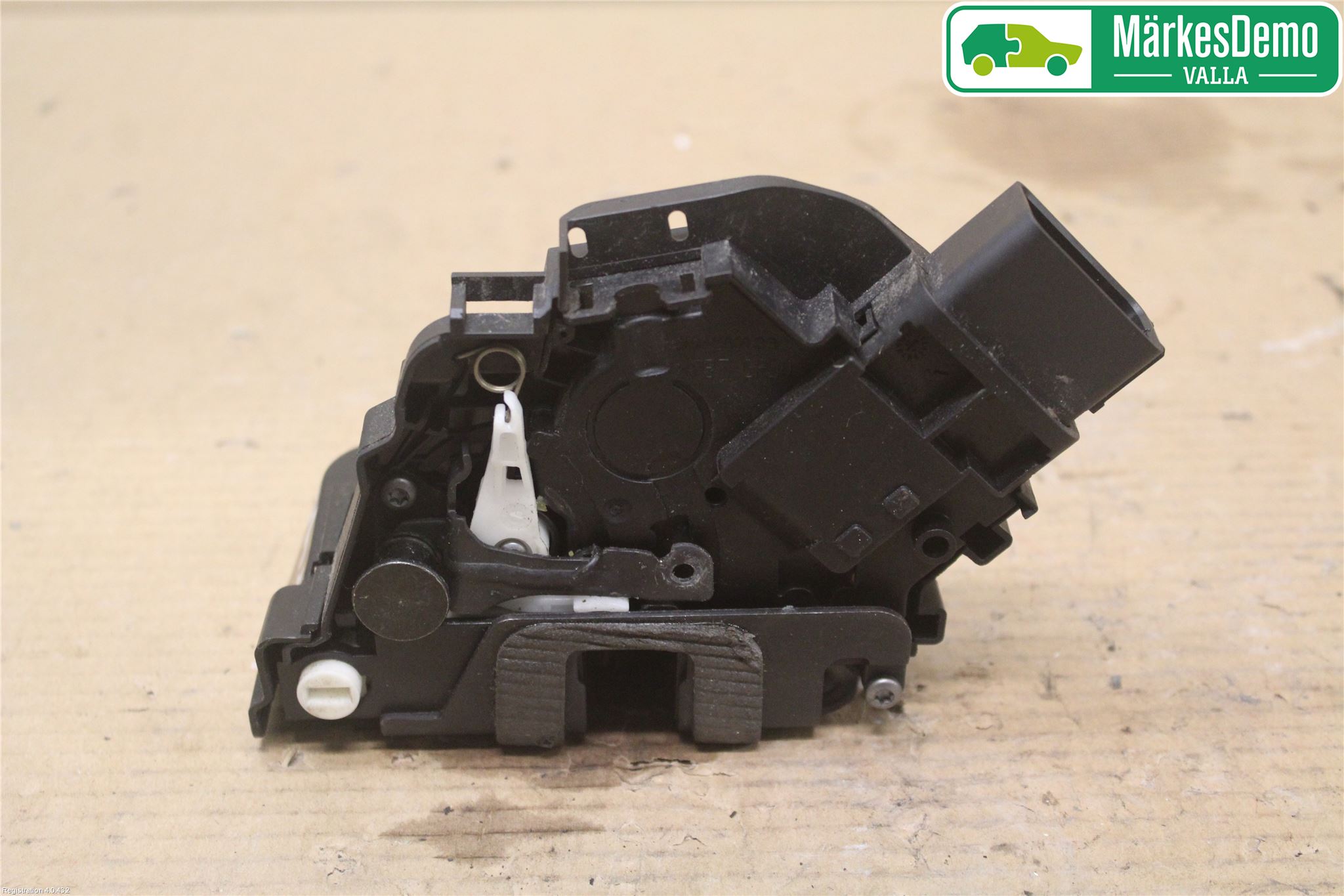 Ford MONDEO 07-15 Låskista-Dörrlås