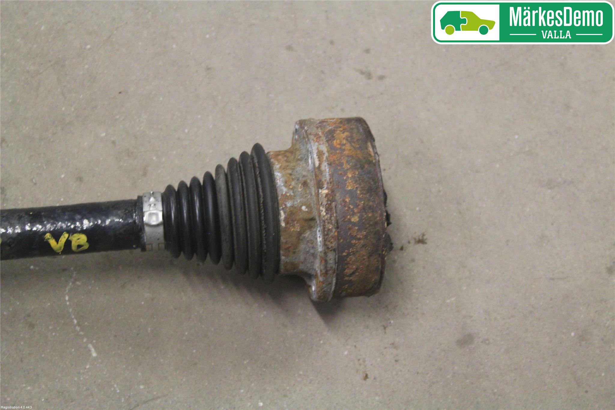 Volkswagen VW PASSAT 11-14 Drivaxel Bak Vänster