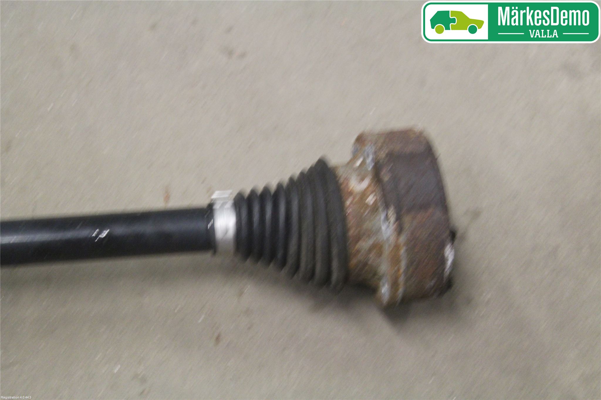Volkswagen VW PASSAT 11-14 Drivaxel Bak Höger