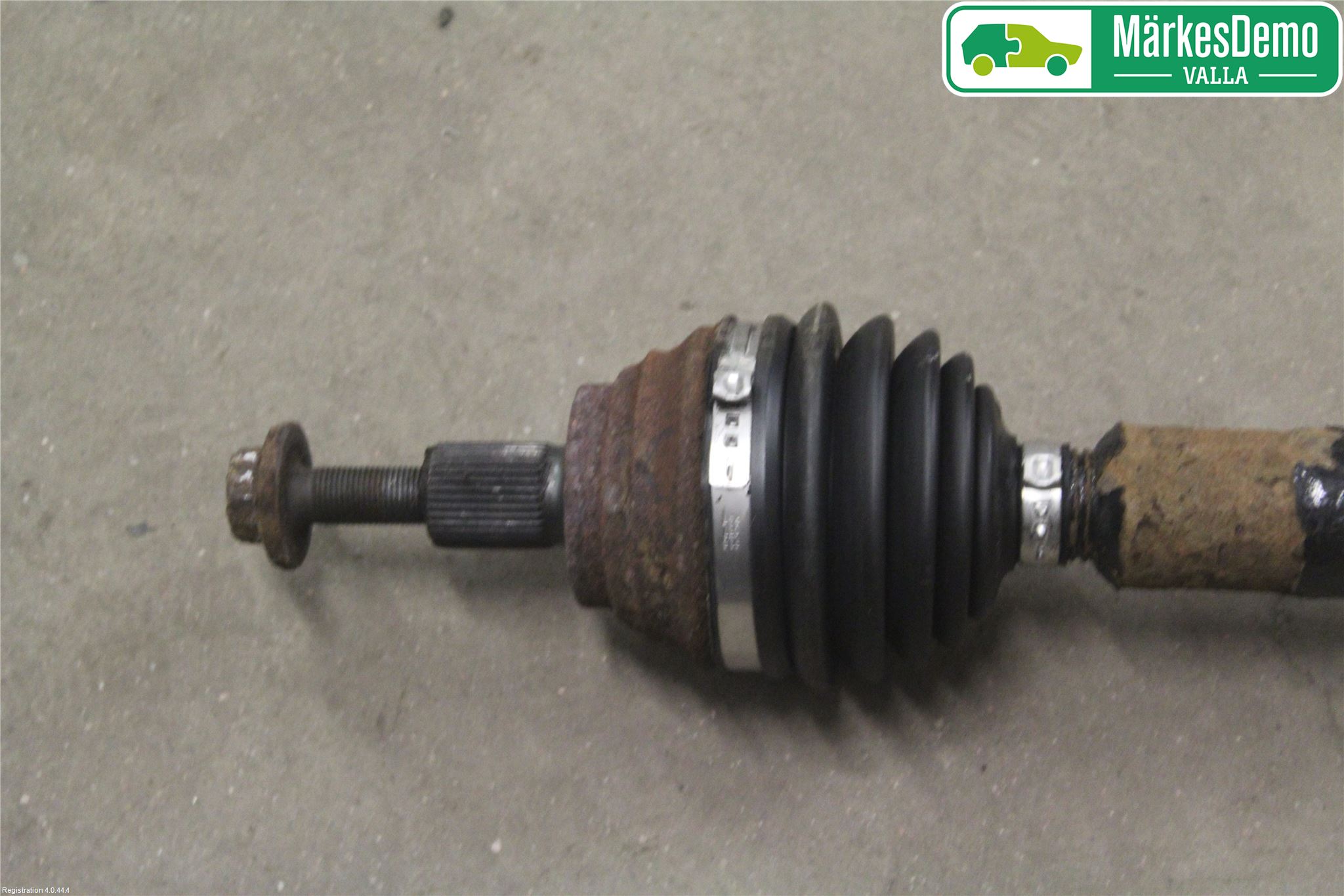 Volkswagen VW GOLF V 04-09 Drivaxel Fram Höger