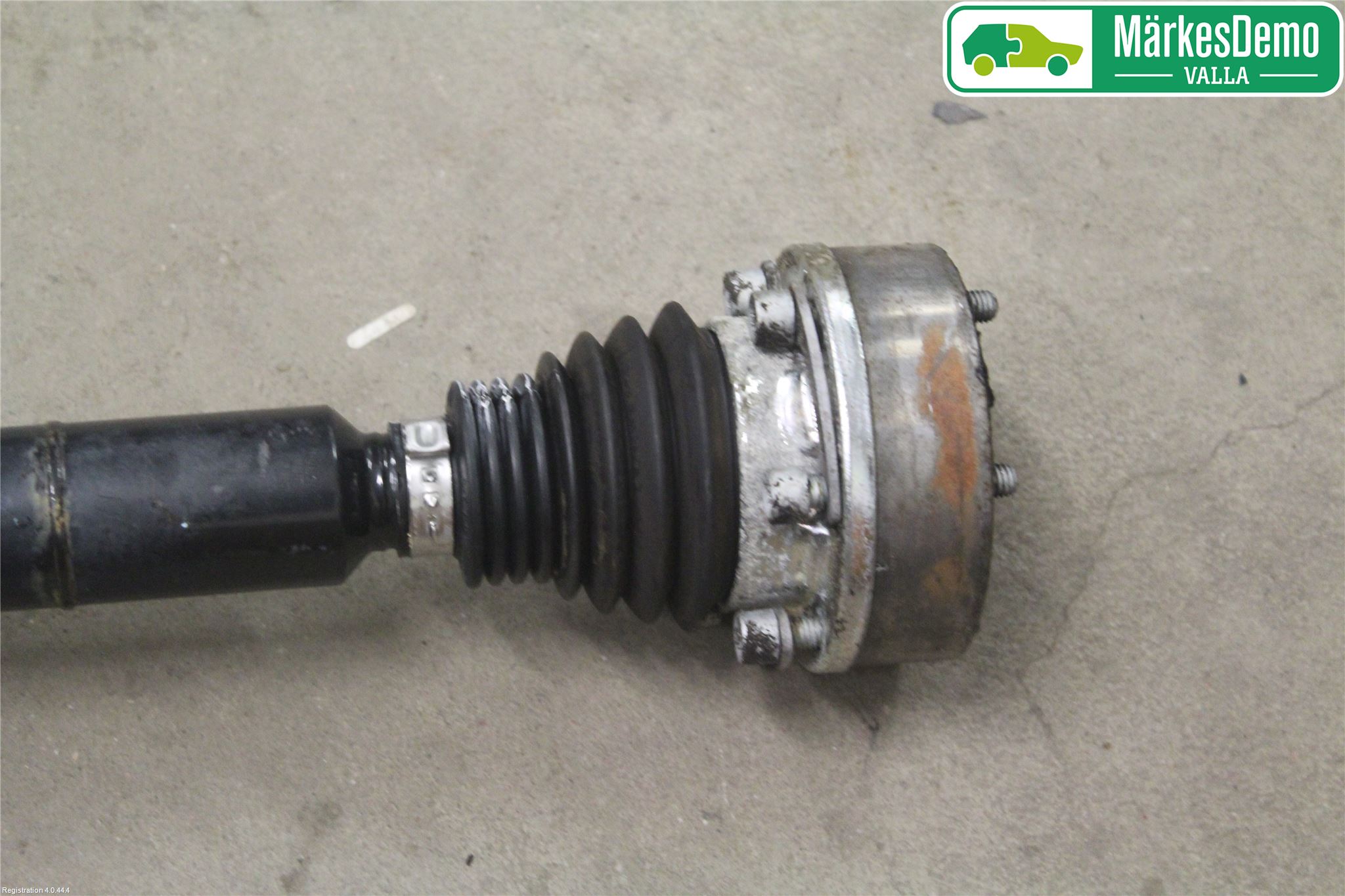 Volkswagen VW GOLF V 04-09 Drivaxel Fram Höger