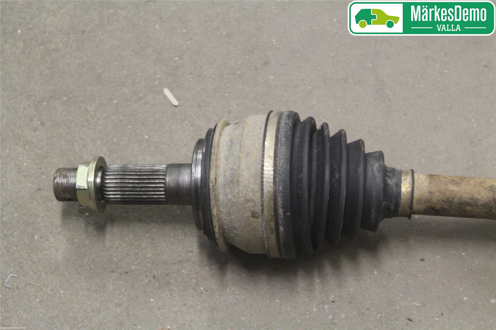 Toyota HILUX 05-16 Drivaxel Fram Vänster