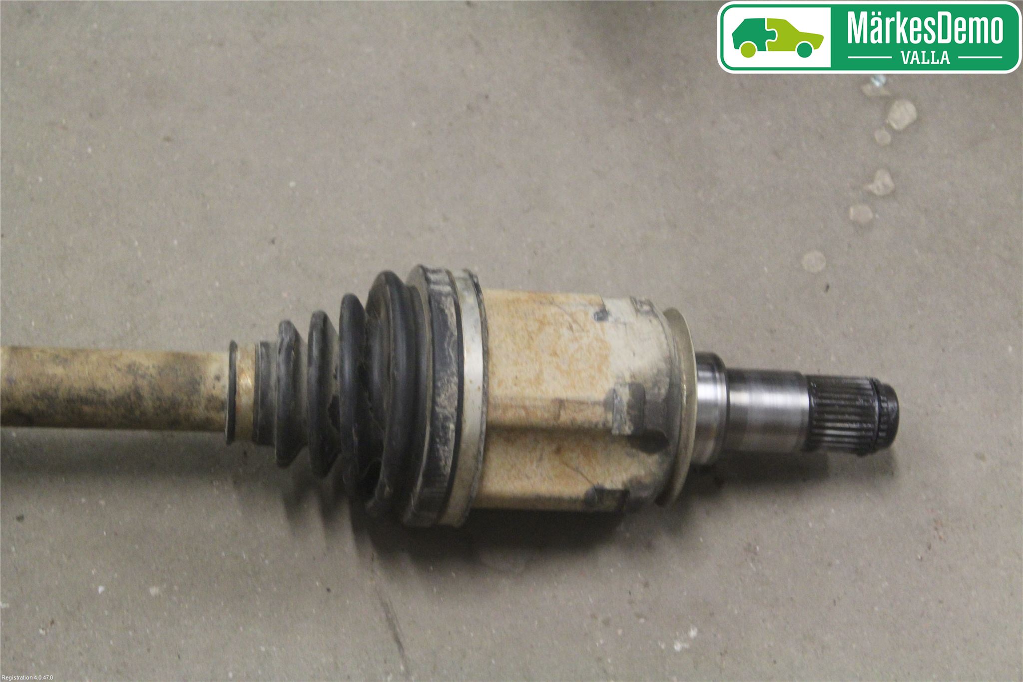 Toyota HILUX 05-16 Drivaxel Fram Vänster