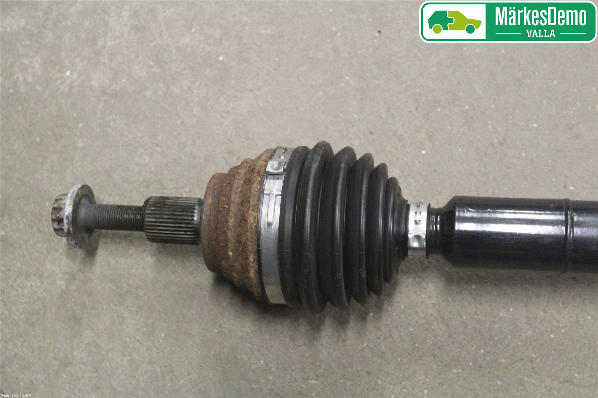 Volkswagen VW GOLF V 04-09 Drivaxel Fram Höger