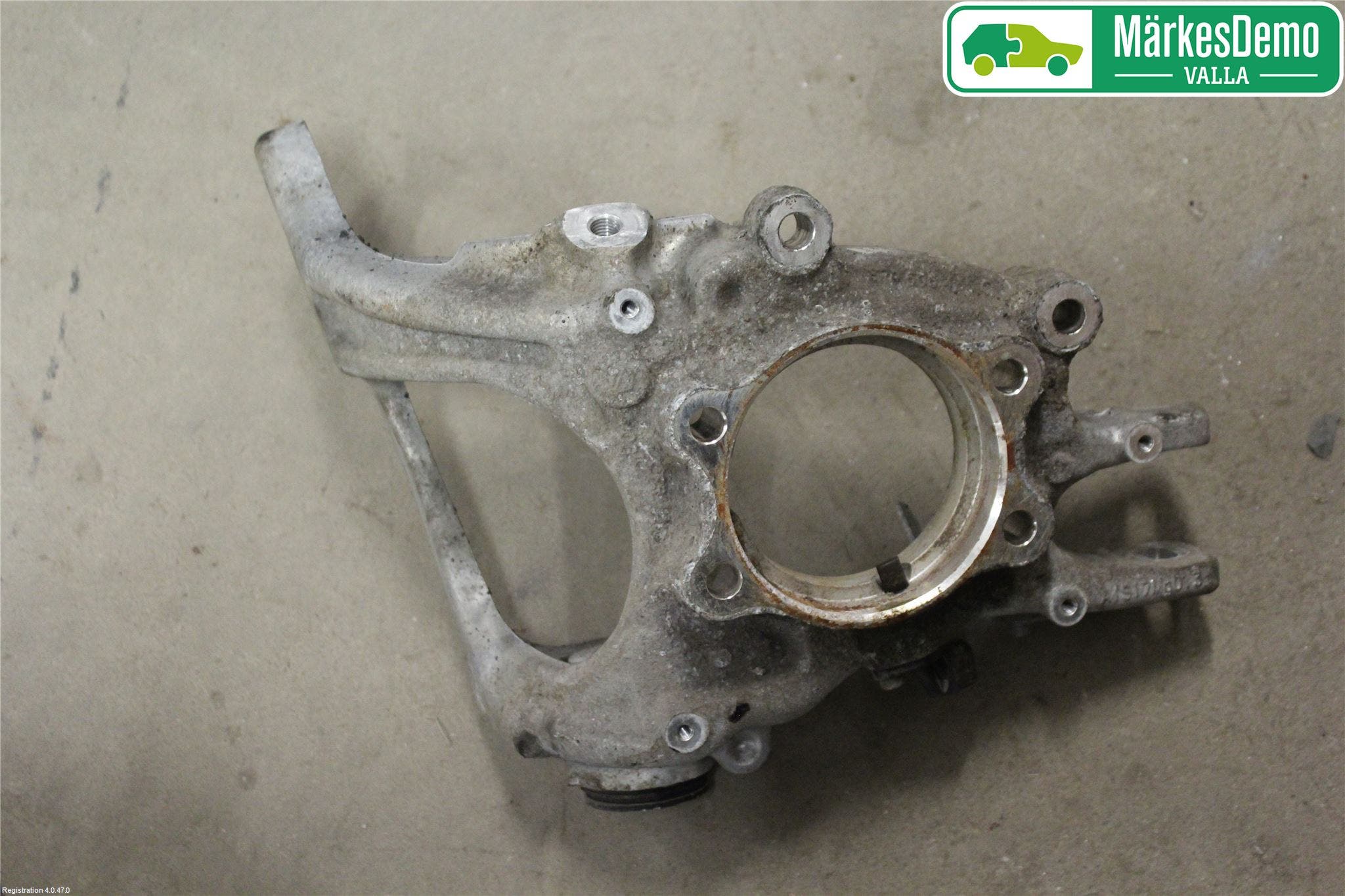 Audi Q5 09-16 Hjullagerhus Bak Vä