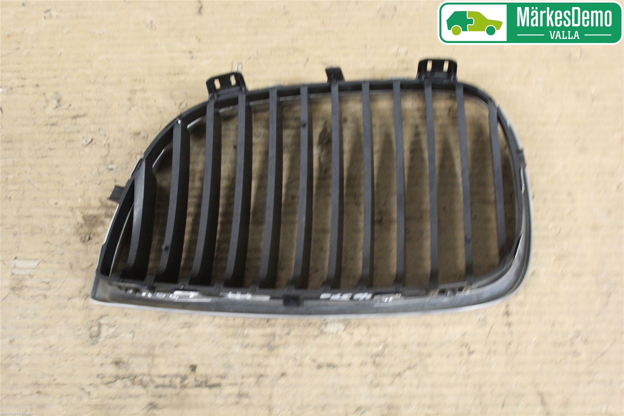 BMW 1 E87/81 5D/3D 03-11 Grilldel Höger