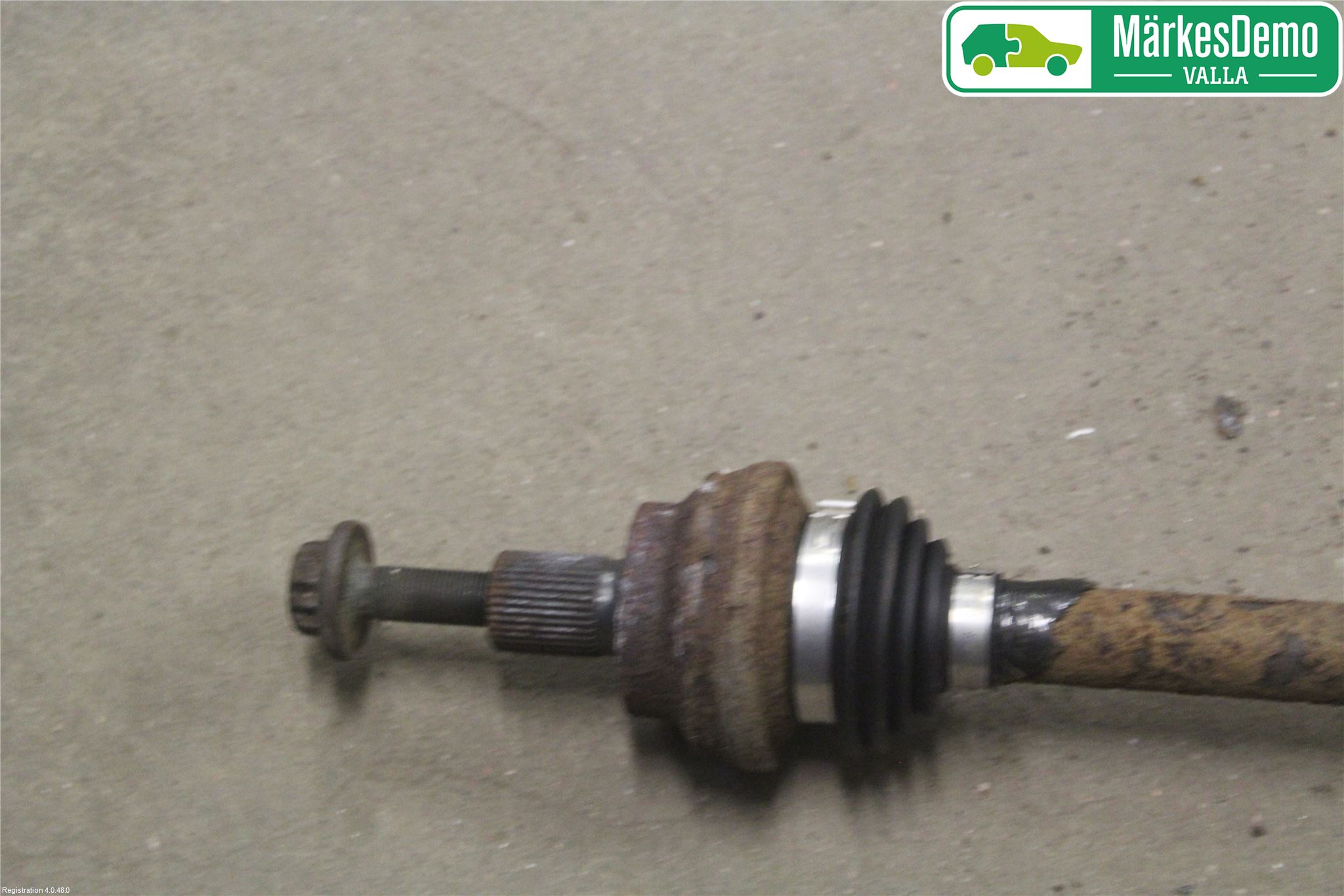Volkswagen VW TIGUAN 07-16 Drivaxel Bak Vänster