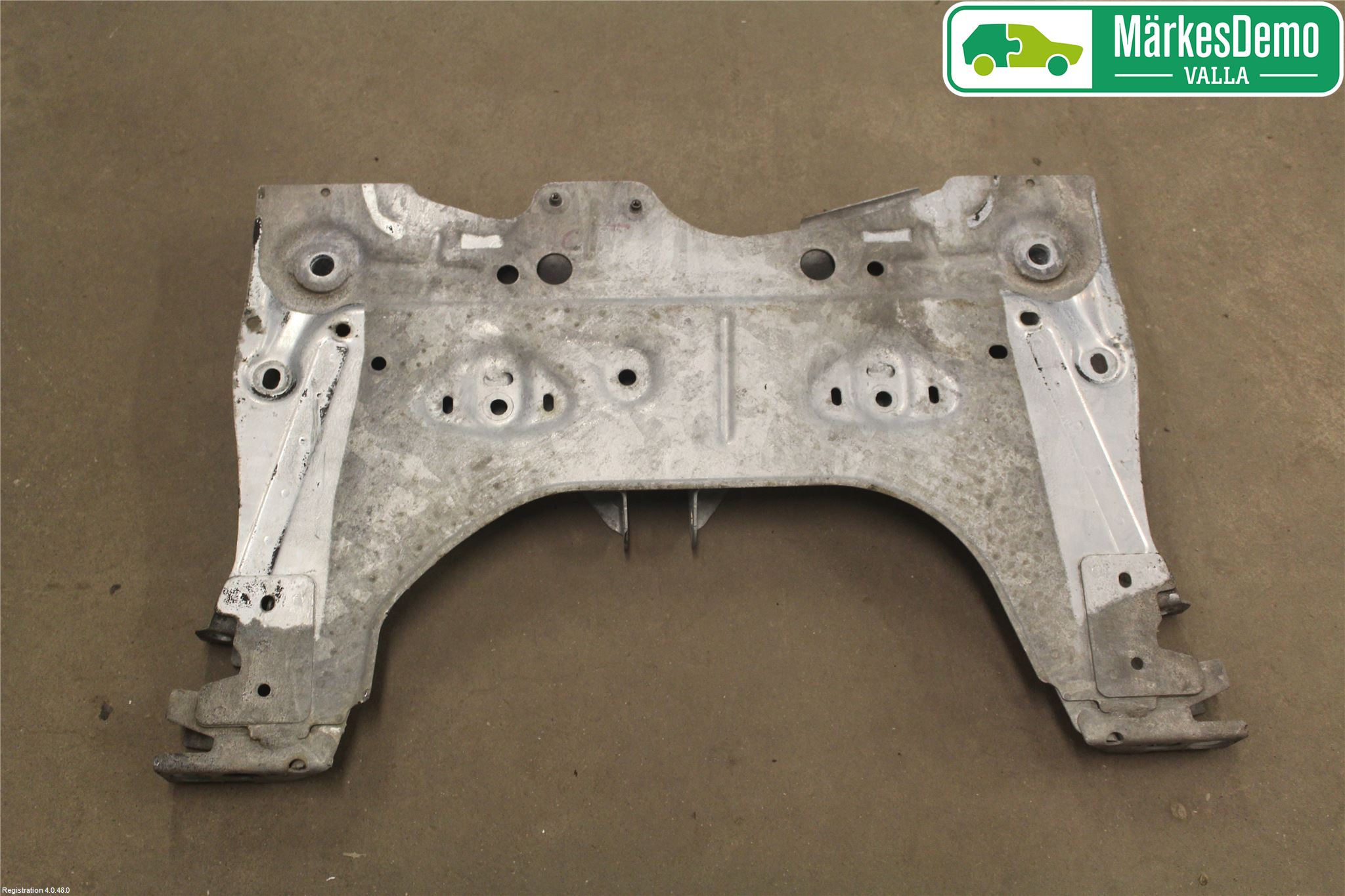 Renault CLIO IV 12-16 Framvagnsbalk