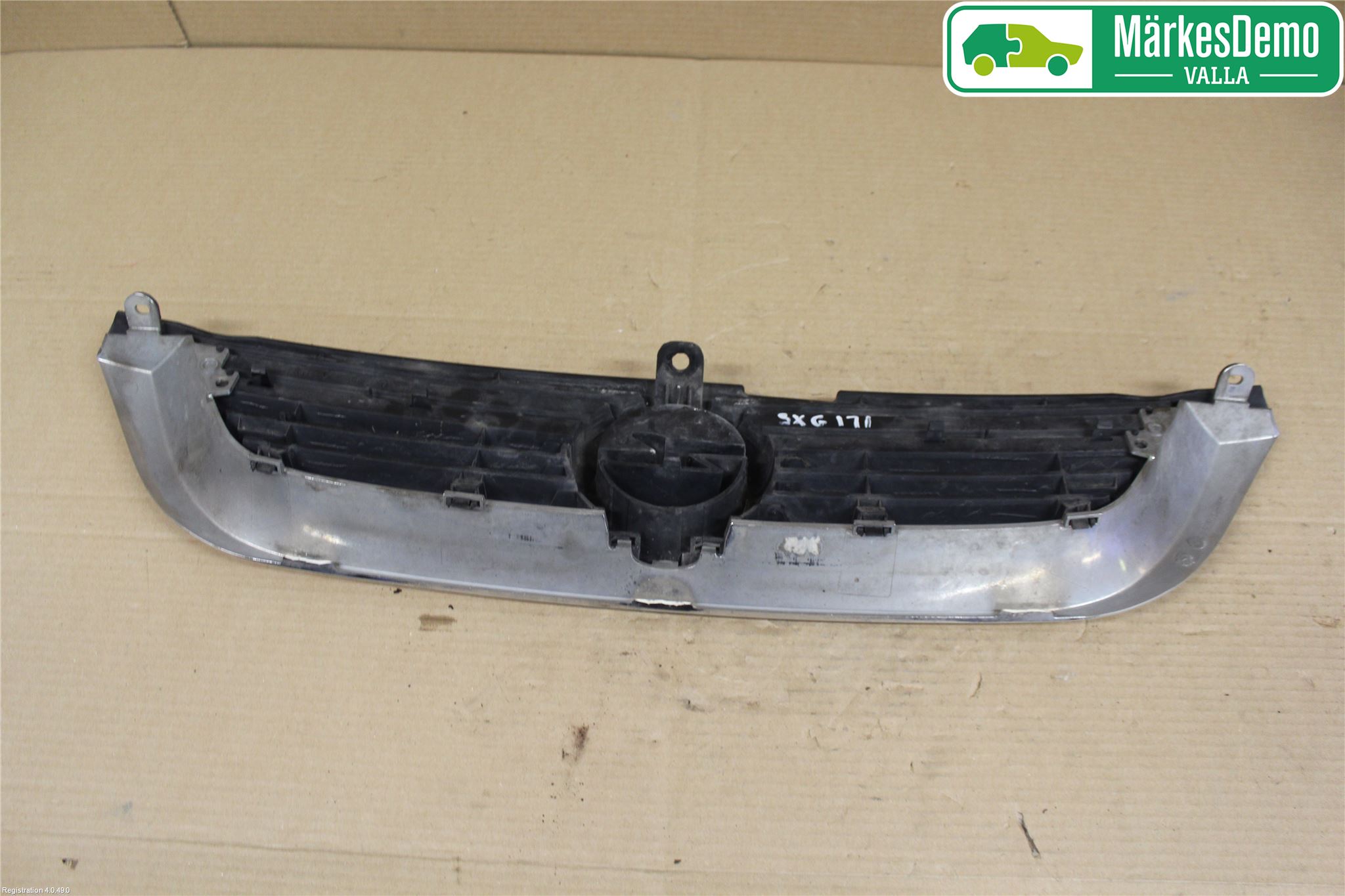 Opel VECTRA B 96-01 Grilldel Mitt