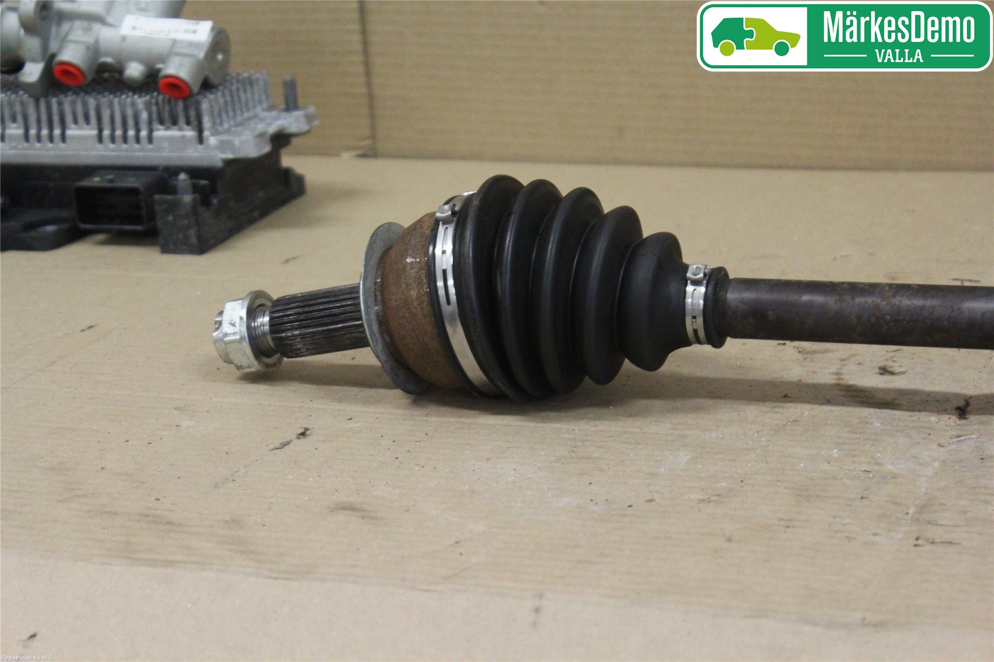 Subaru LEGACY    04-06 Drivaxel Fram Höger