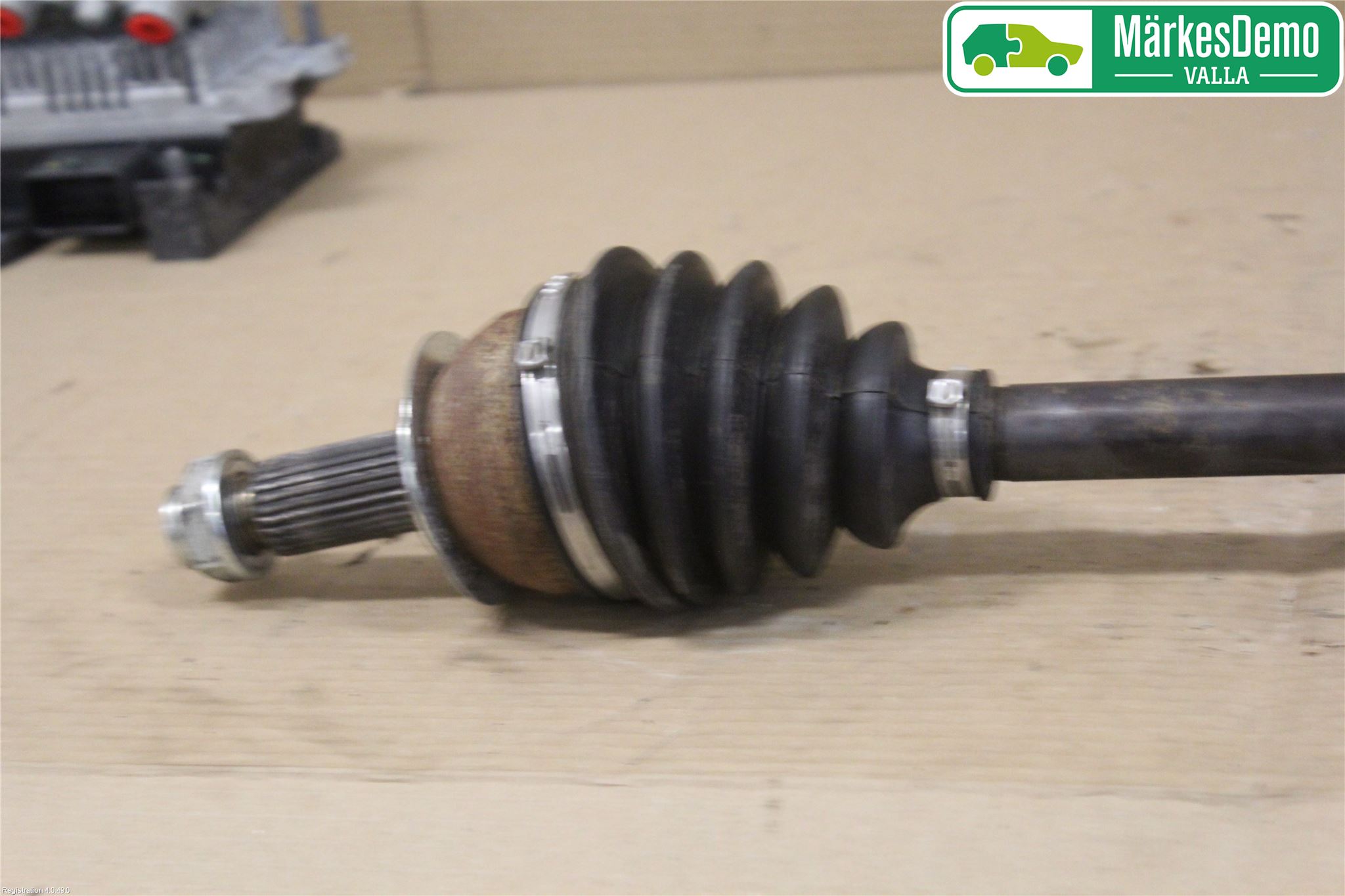 Subaru LEGACY    04-06 Drivaxel Fram Vänster