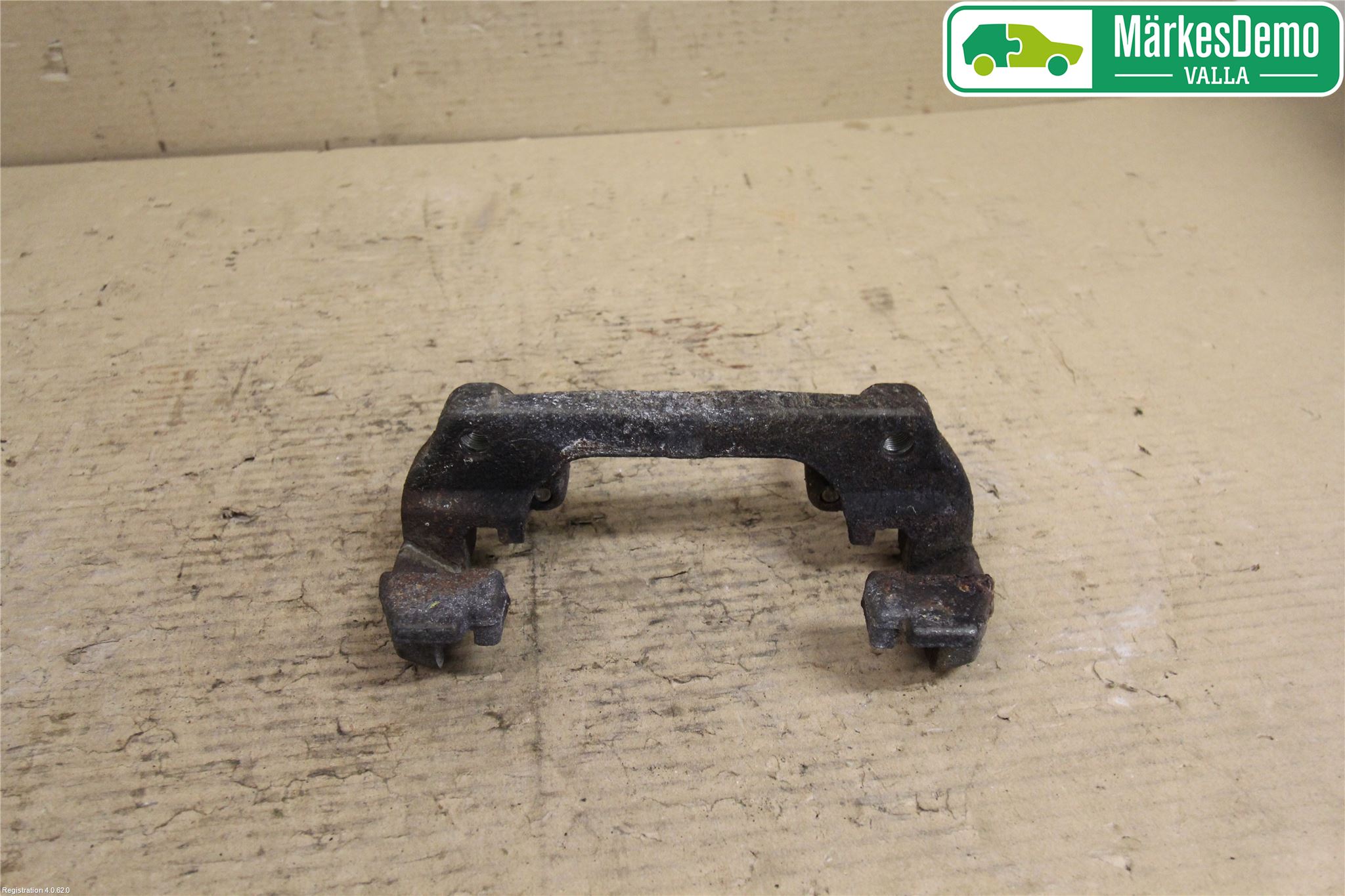 Dacia DUSTER 10-17 Bromsokshållare