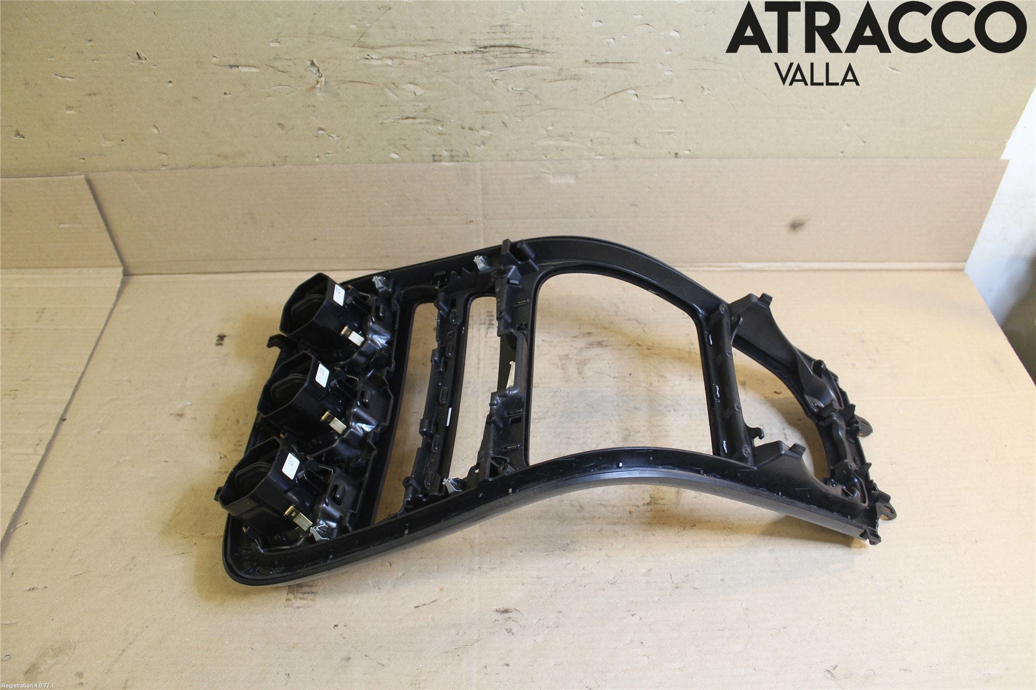 Mercedes-Benz MB C-KLASS (W205) 14-21 Instrumentkonsoll Mitt