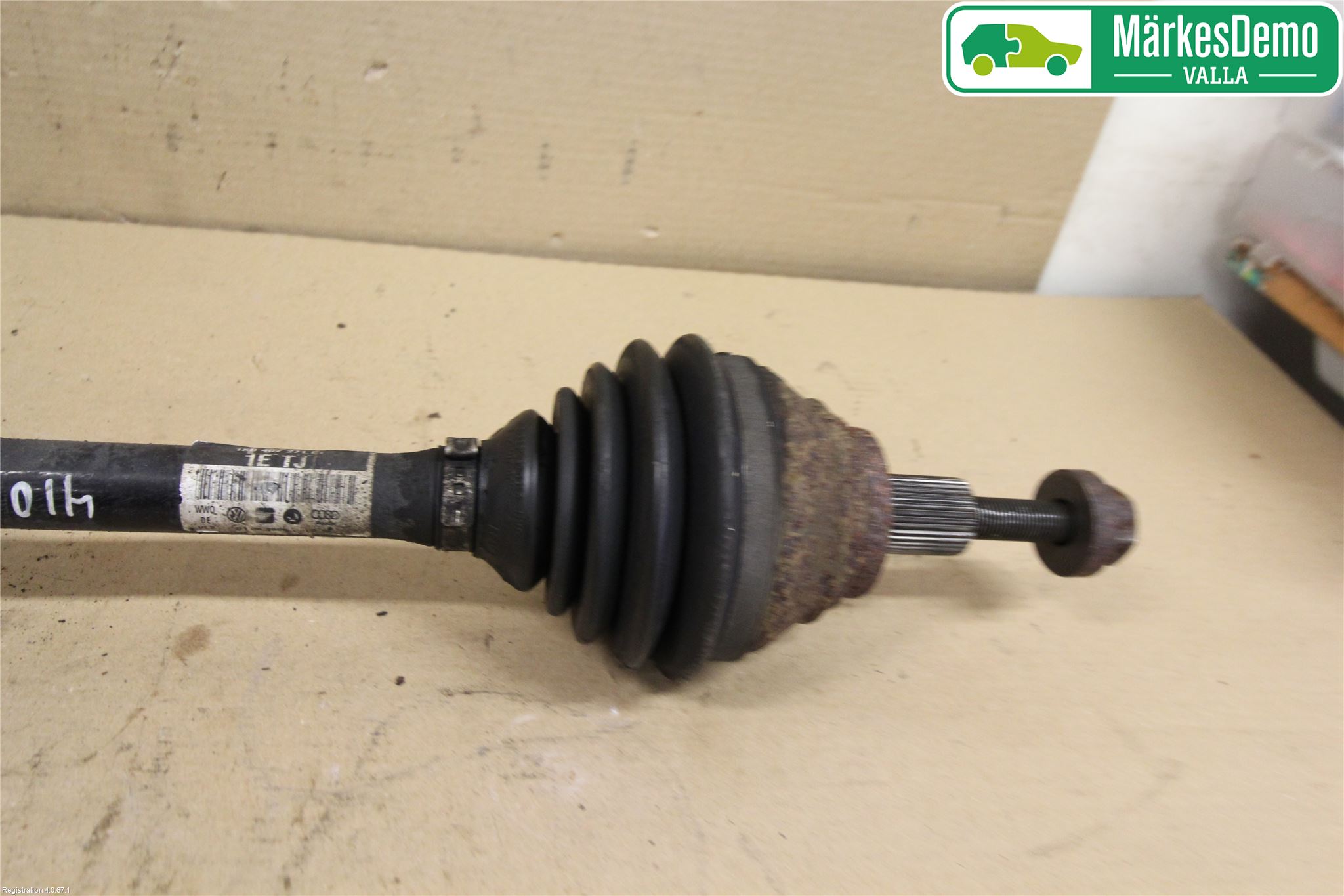 Volkswagen VW GOLF V 04-09 Drivaxel Fram Vänster