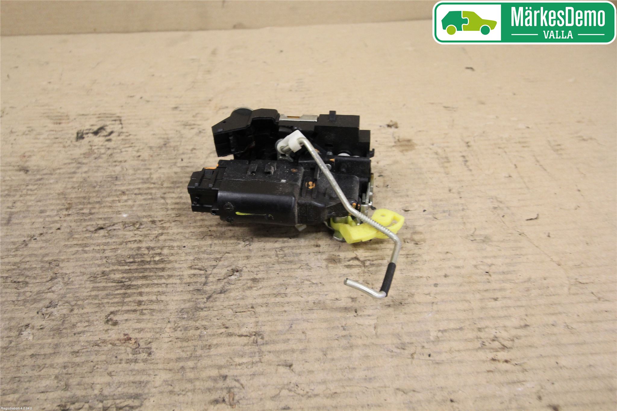 Dacia DUSTER 10-17 Låskista-Dörrlås