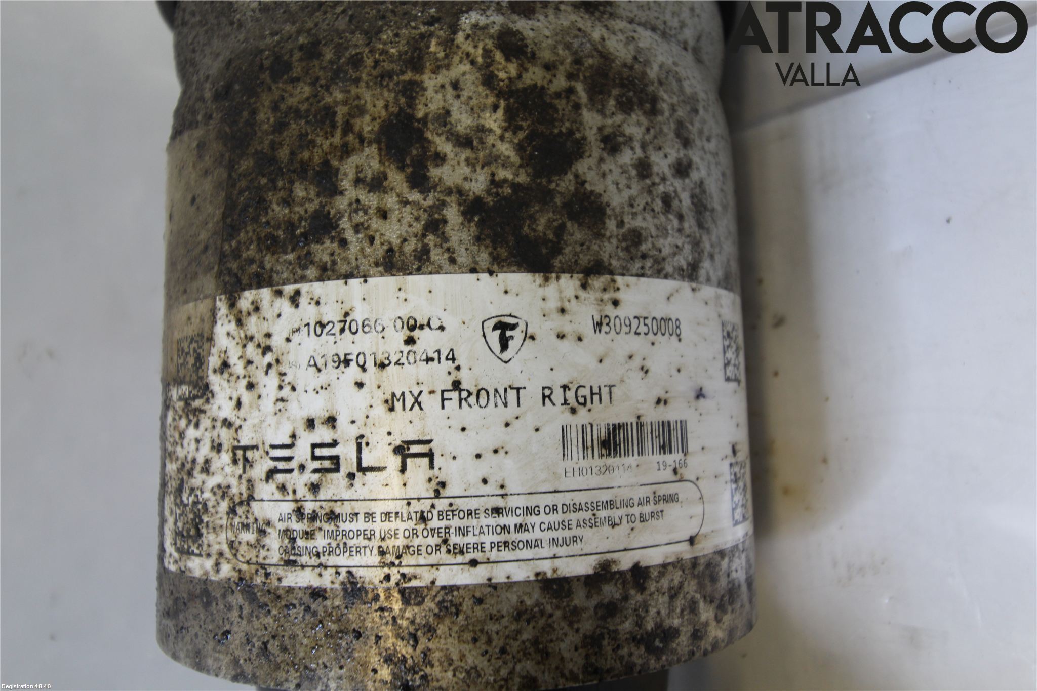 Tesla MODEL X 16- Fjäderben Fram Höger