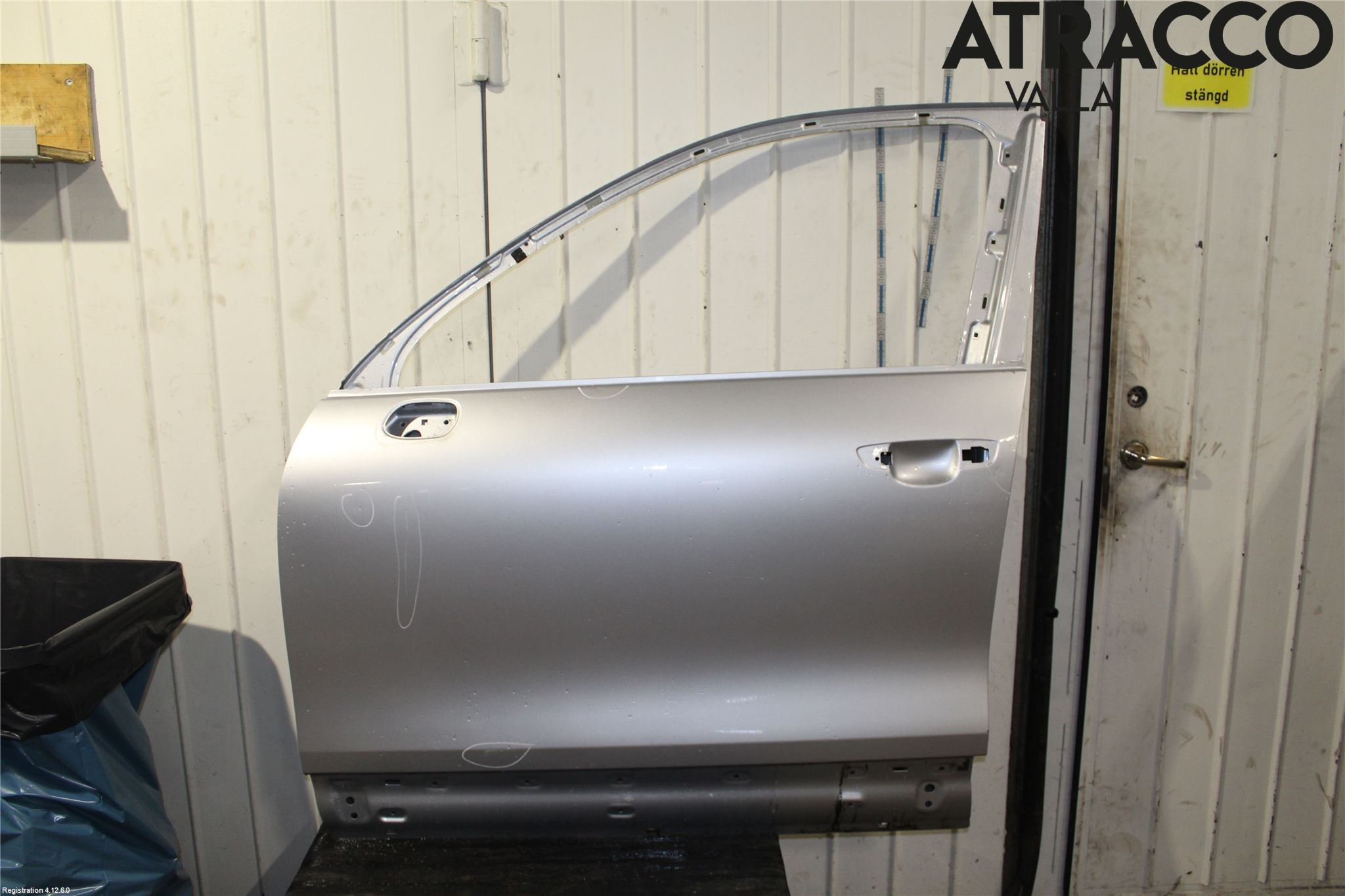 Volkswagen VW TOUAREG 7P 11-18 Dörr Fram Vänster