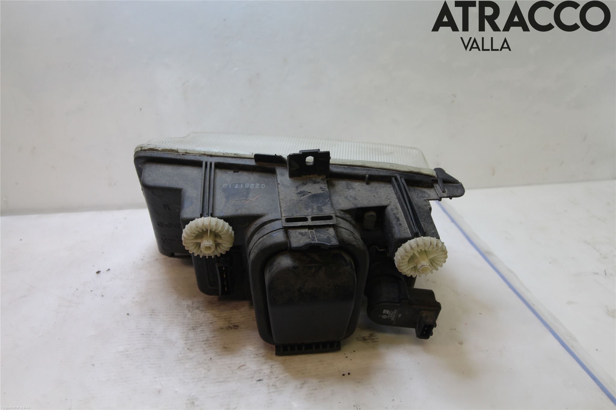 Volkswagen VW POLO 95-01 Strålkastare Höger