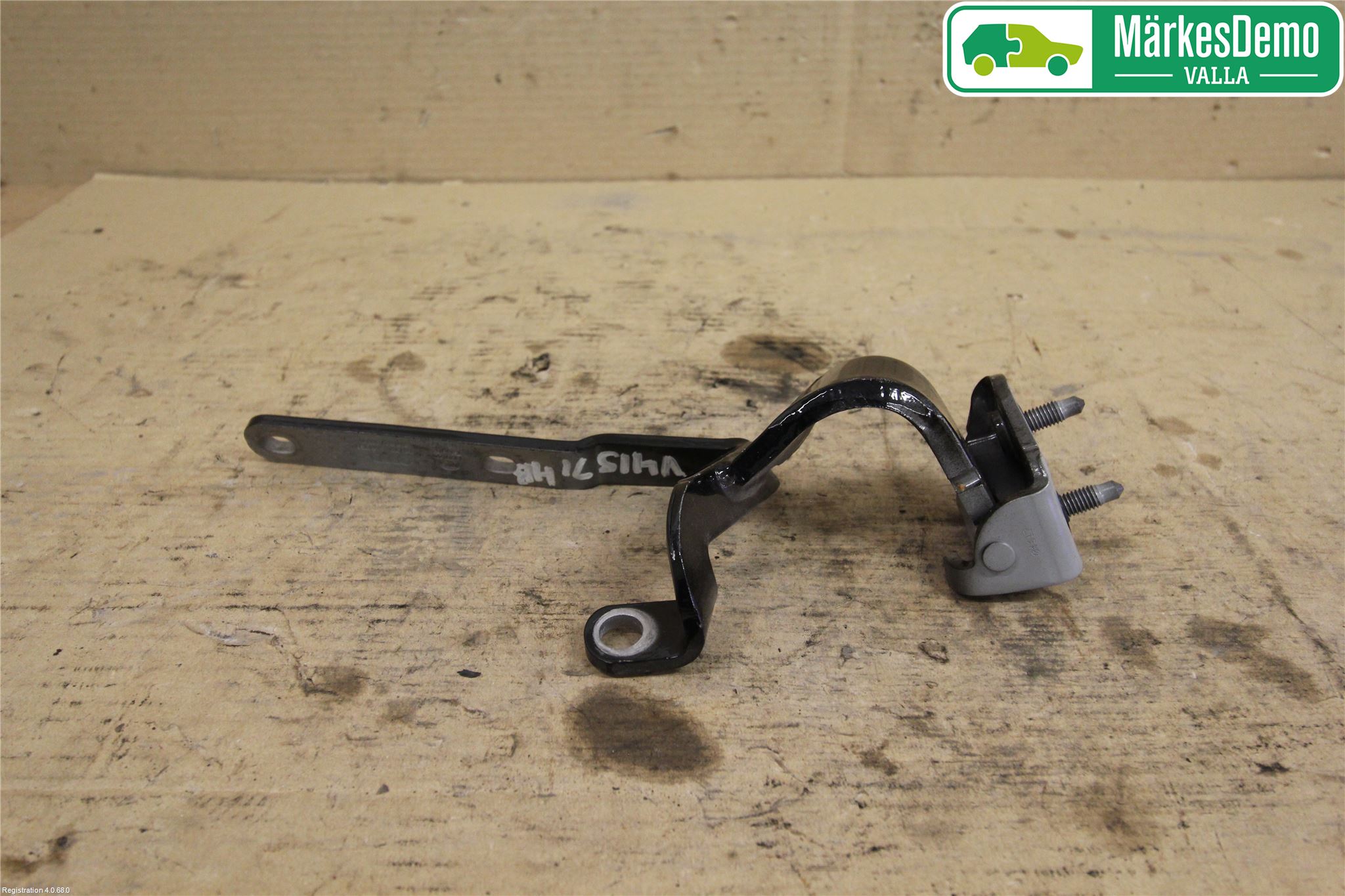 Audi A5 17- Bakluckegångjärn Hö