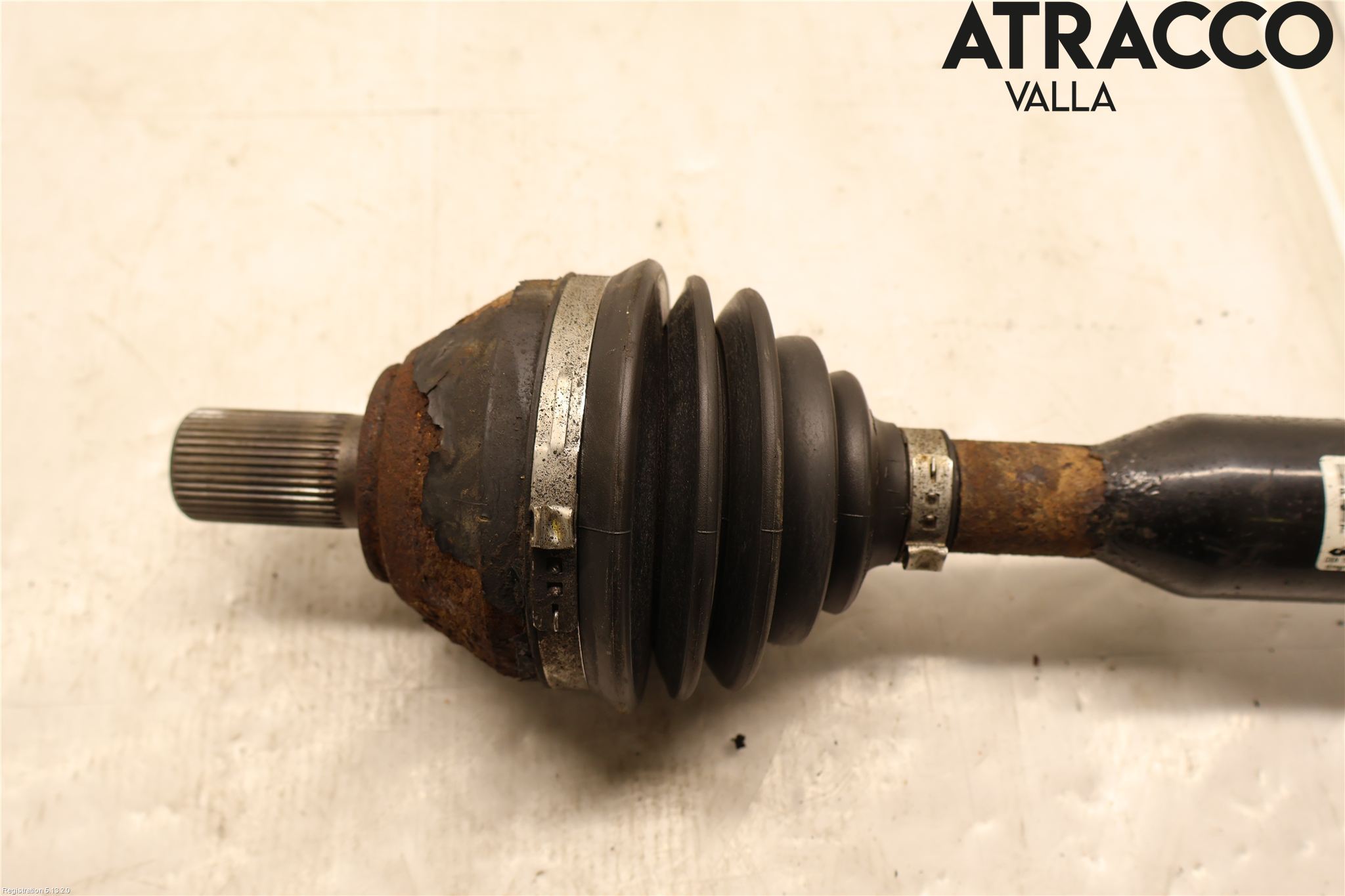 Volvo XC70 08-13 Drivaxel Fram Vänster