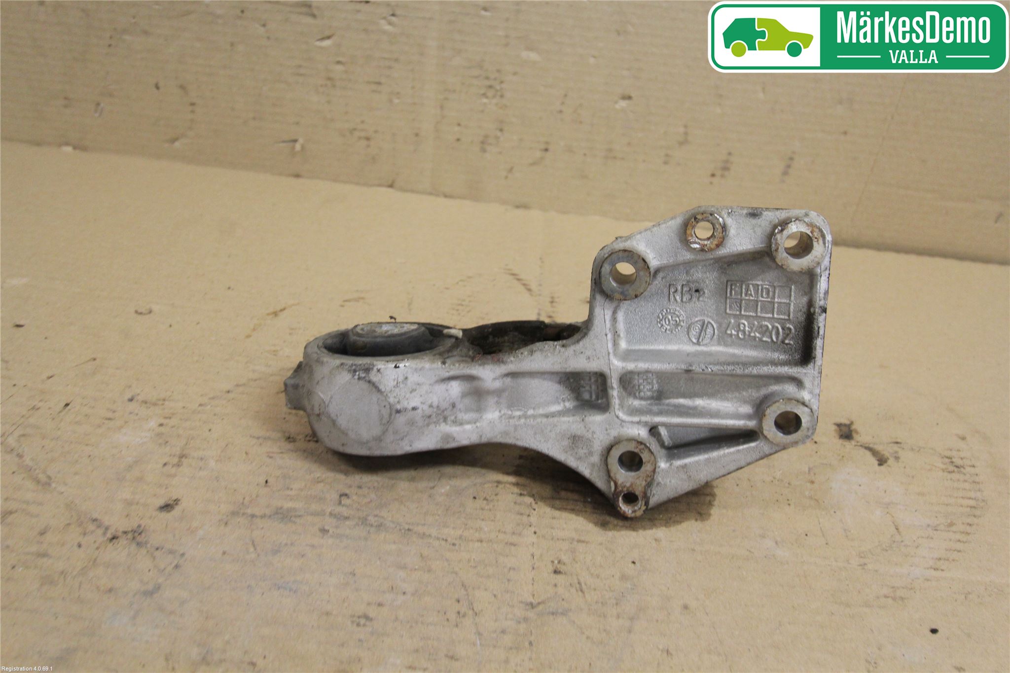 Peugeot 307     05-08 Motorfäste