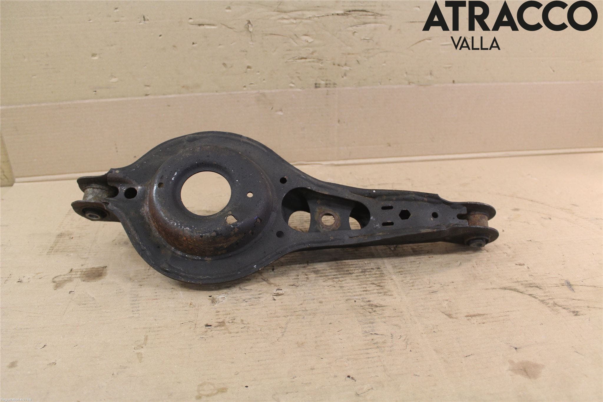 Ford FOCUS 15-18 Bärarm Bak Vänster