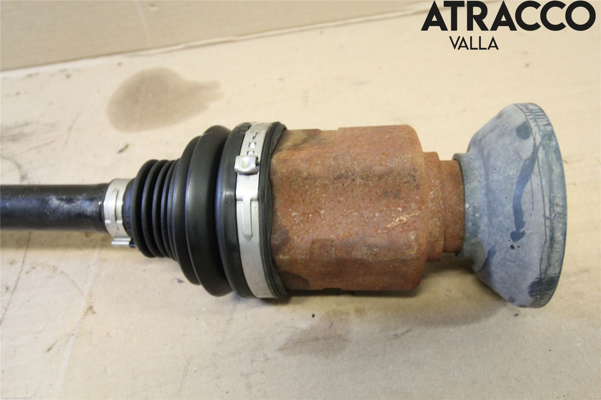 Volkswagen VW TIGUAN 16-24 Drivaxel Fram Höger