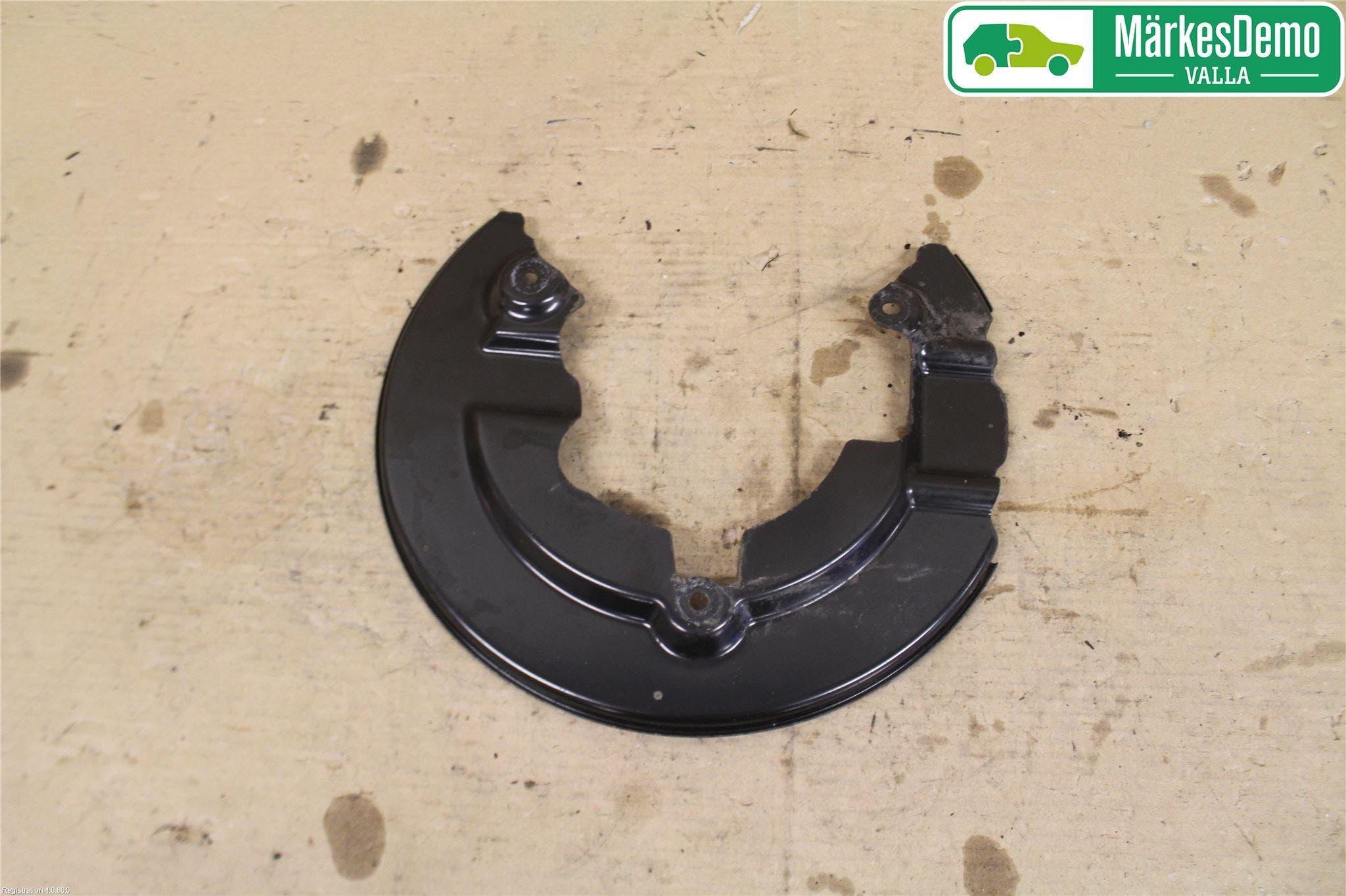 Volvo V40 12-19 Bromssköld Fram