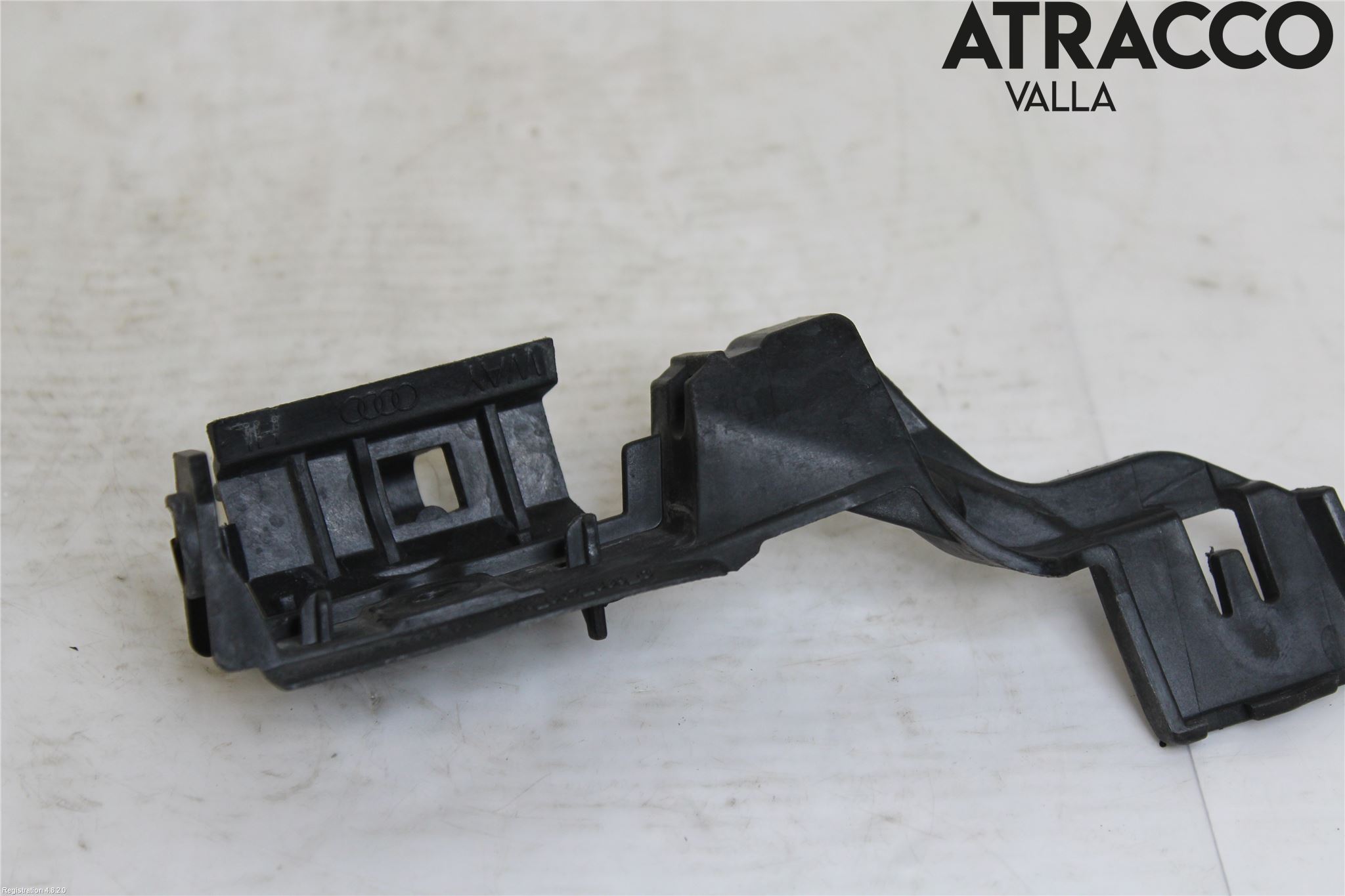 Audi A4 12-15 Stötfångarfäste Bak Vä