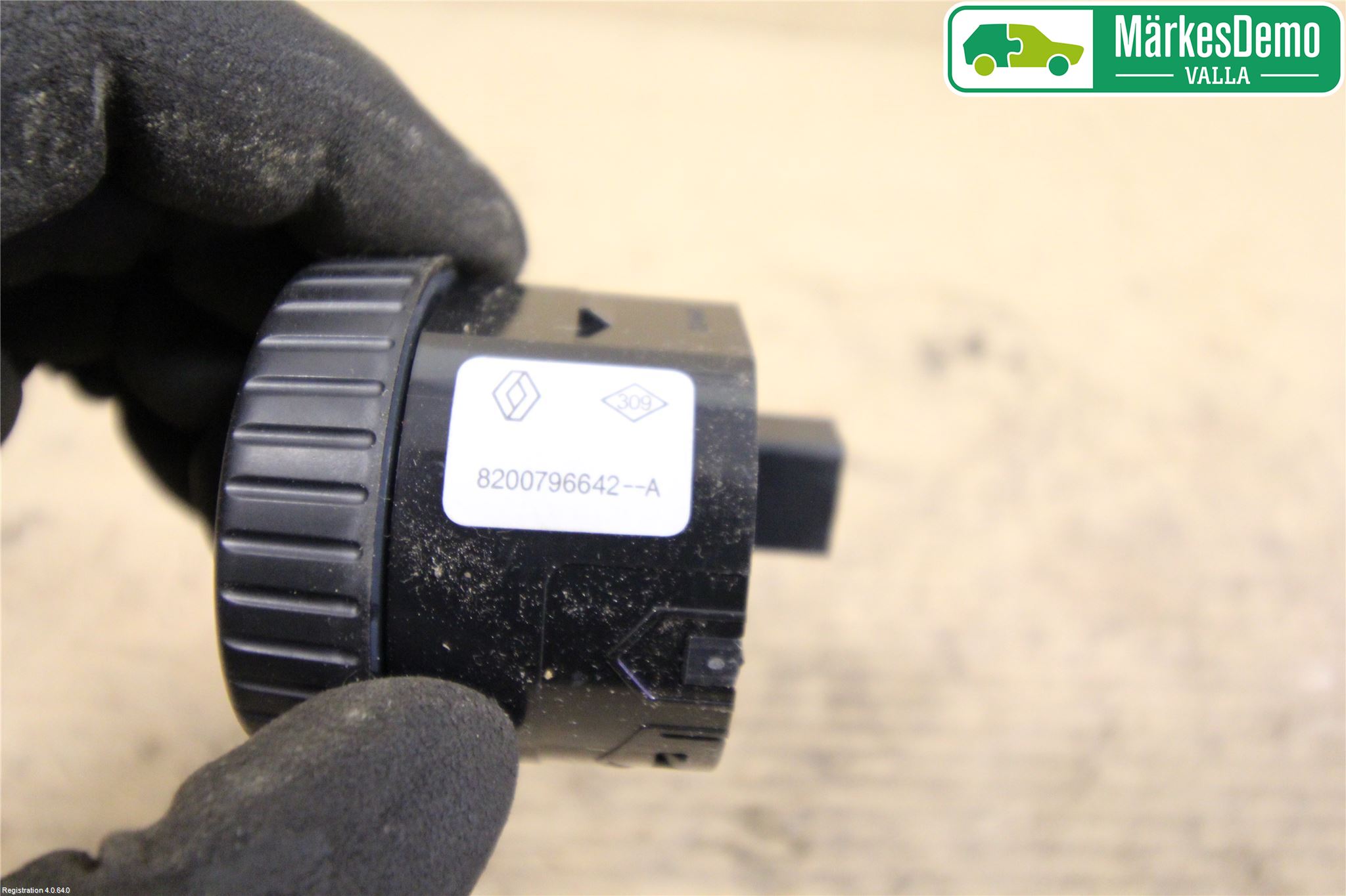 Dacia DUSTER 10-17 Strömställare Diffspärr