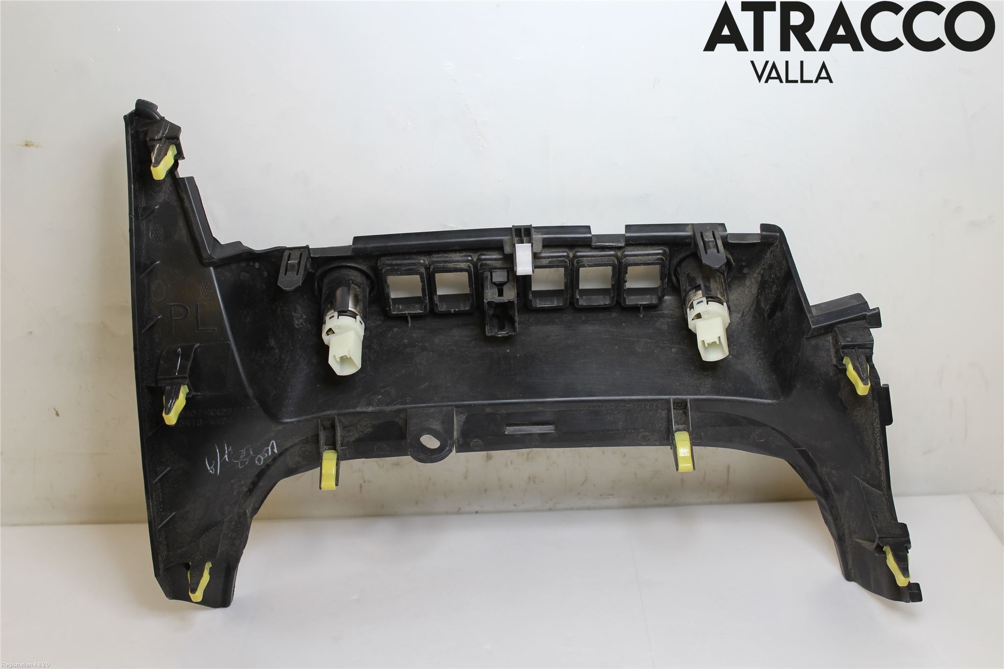 Toyota HILUX 16- Instrumentkonsoll Mitt