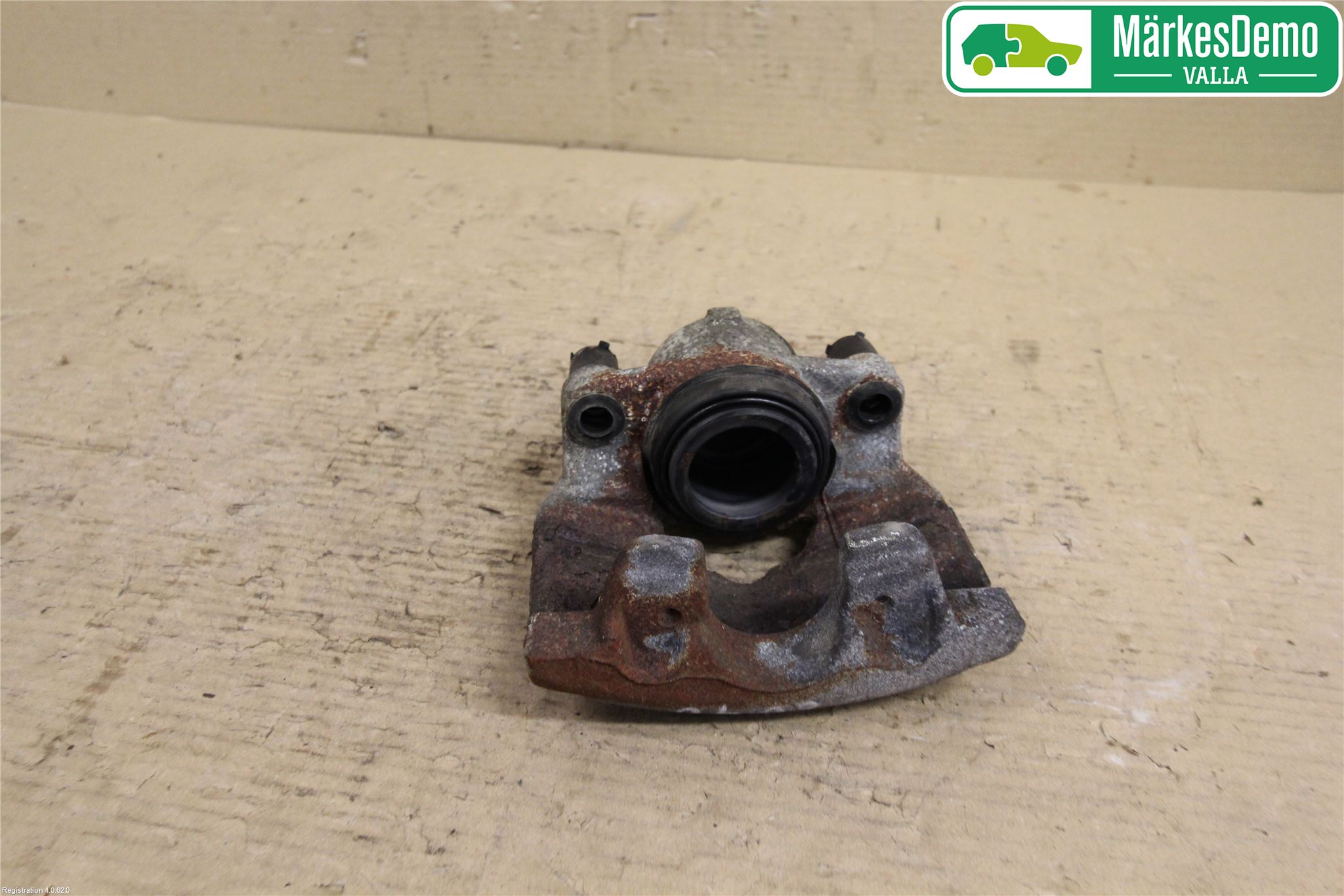 Dacia DUSTER 10-17 Bromsok Fram Höger