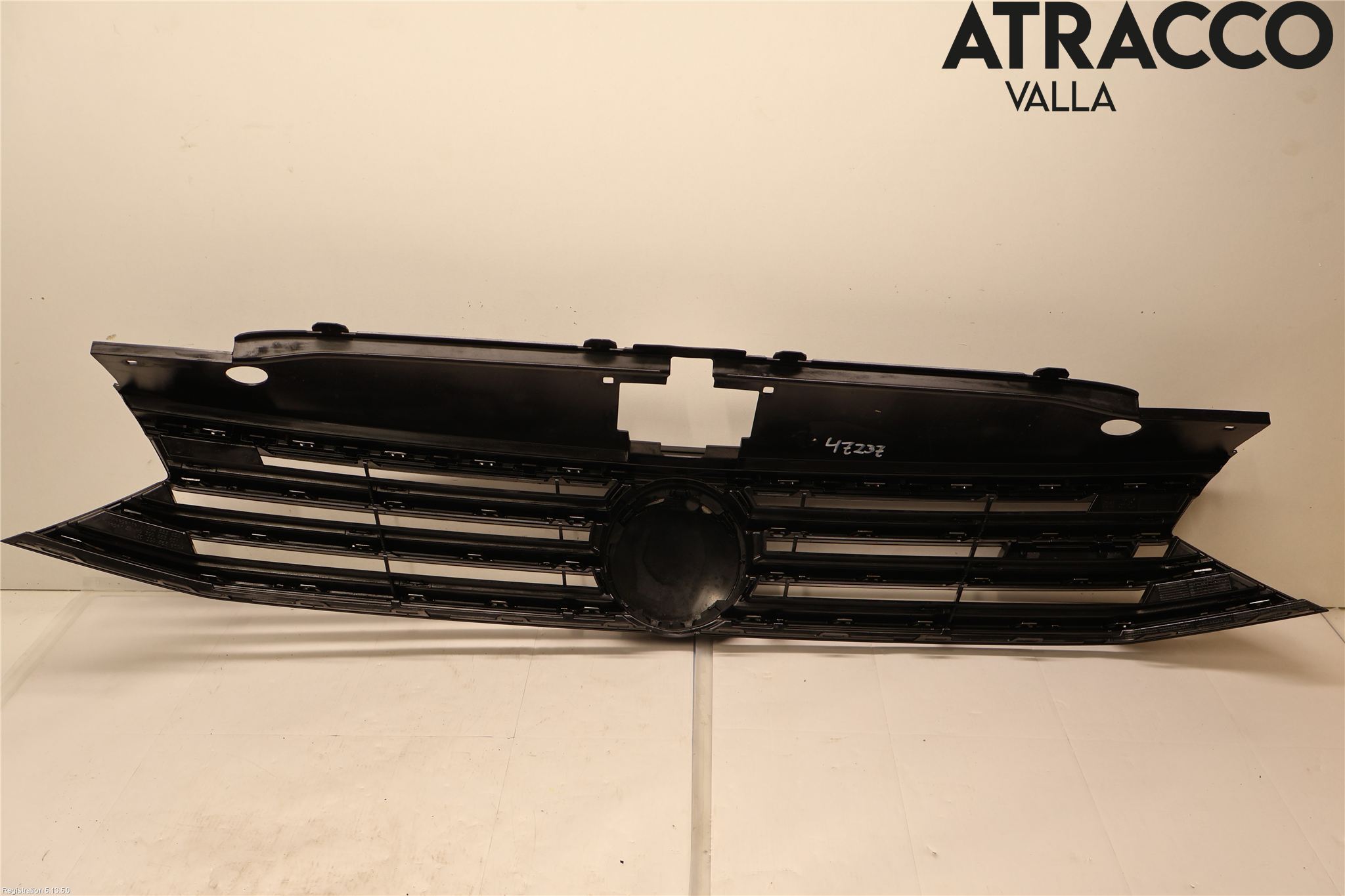 Volkswagen VW PASSAT 15-19 Grill Komp