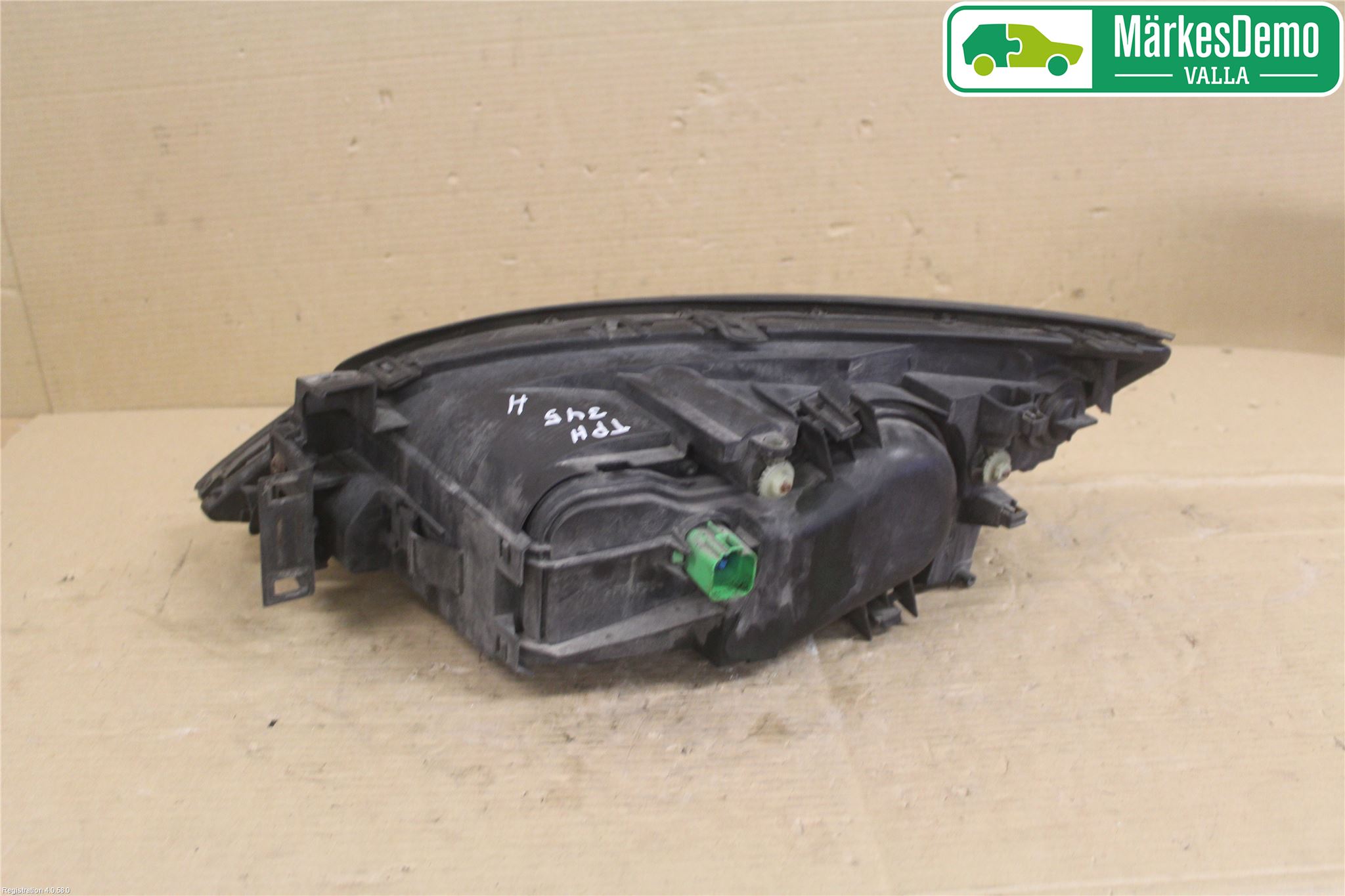 Ford MONDEO     01-06 Strålkastare Höger