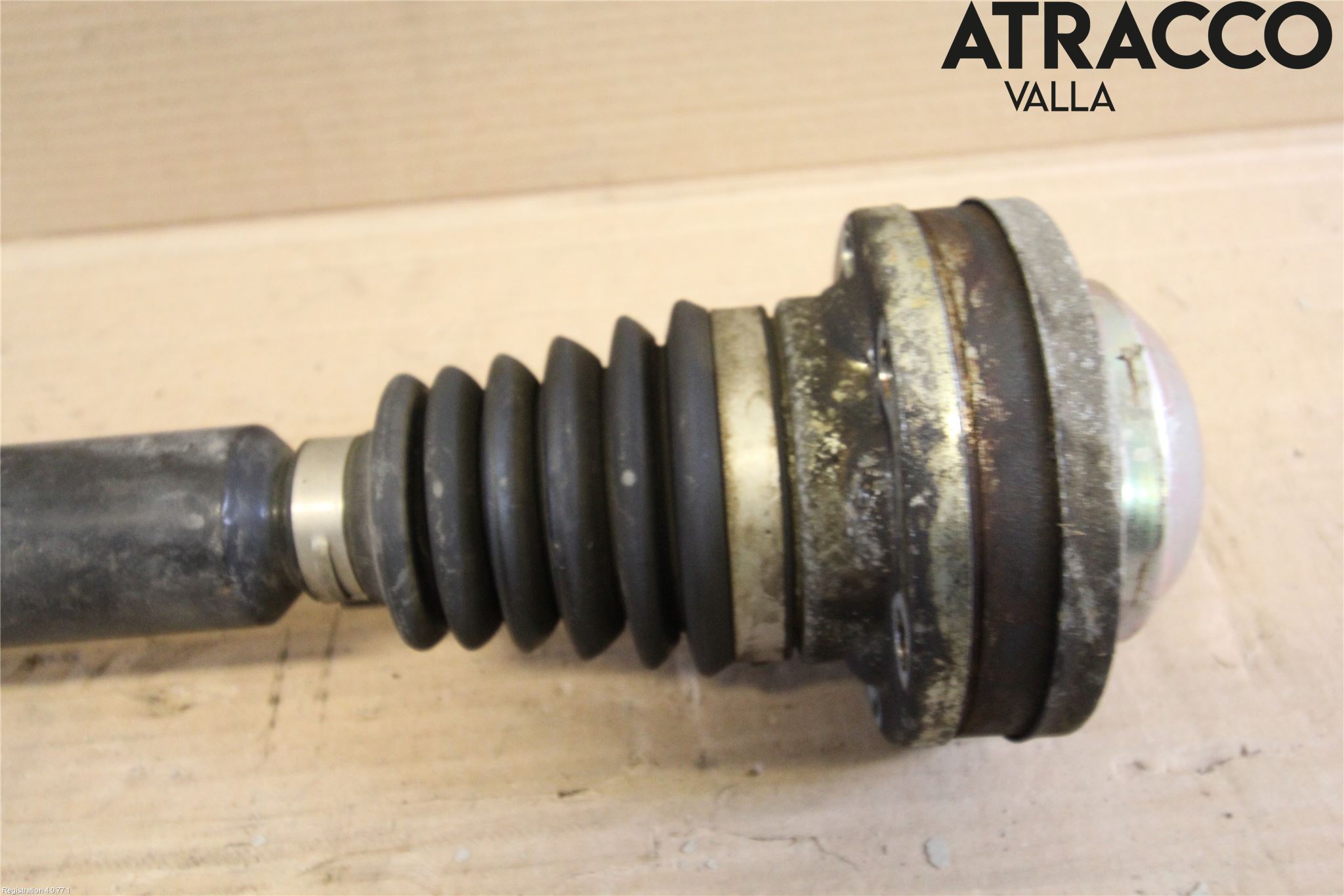 Volkswagen VW POLO 10-17 Drivaxel Fram Höger