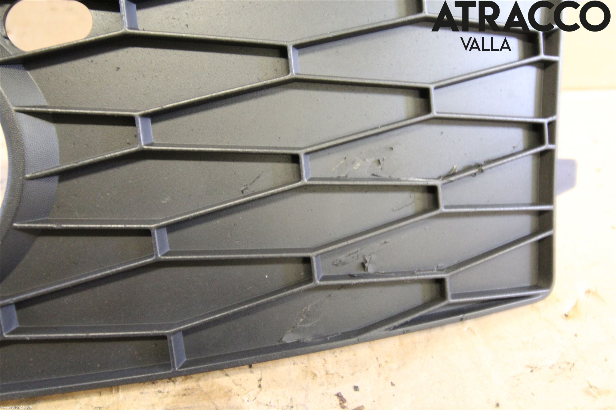 Seat LEON 06-12 Dimljussarg Fram