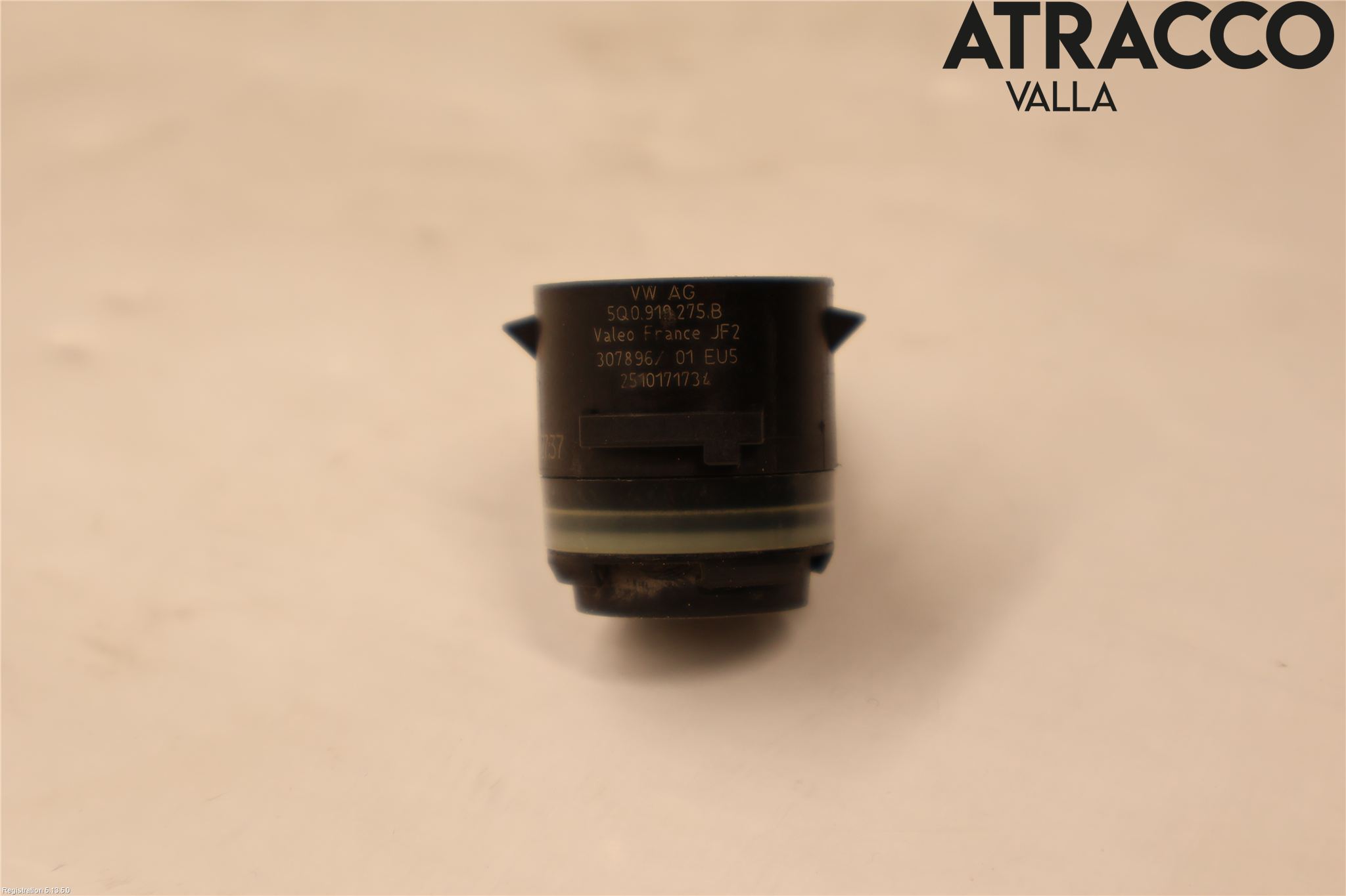 Volkswagen VW TOURAN 16- Parkeringshjälp Frontsensor