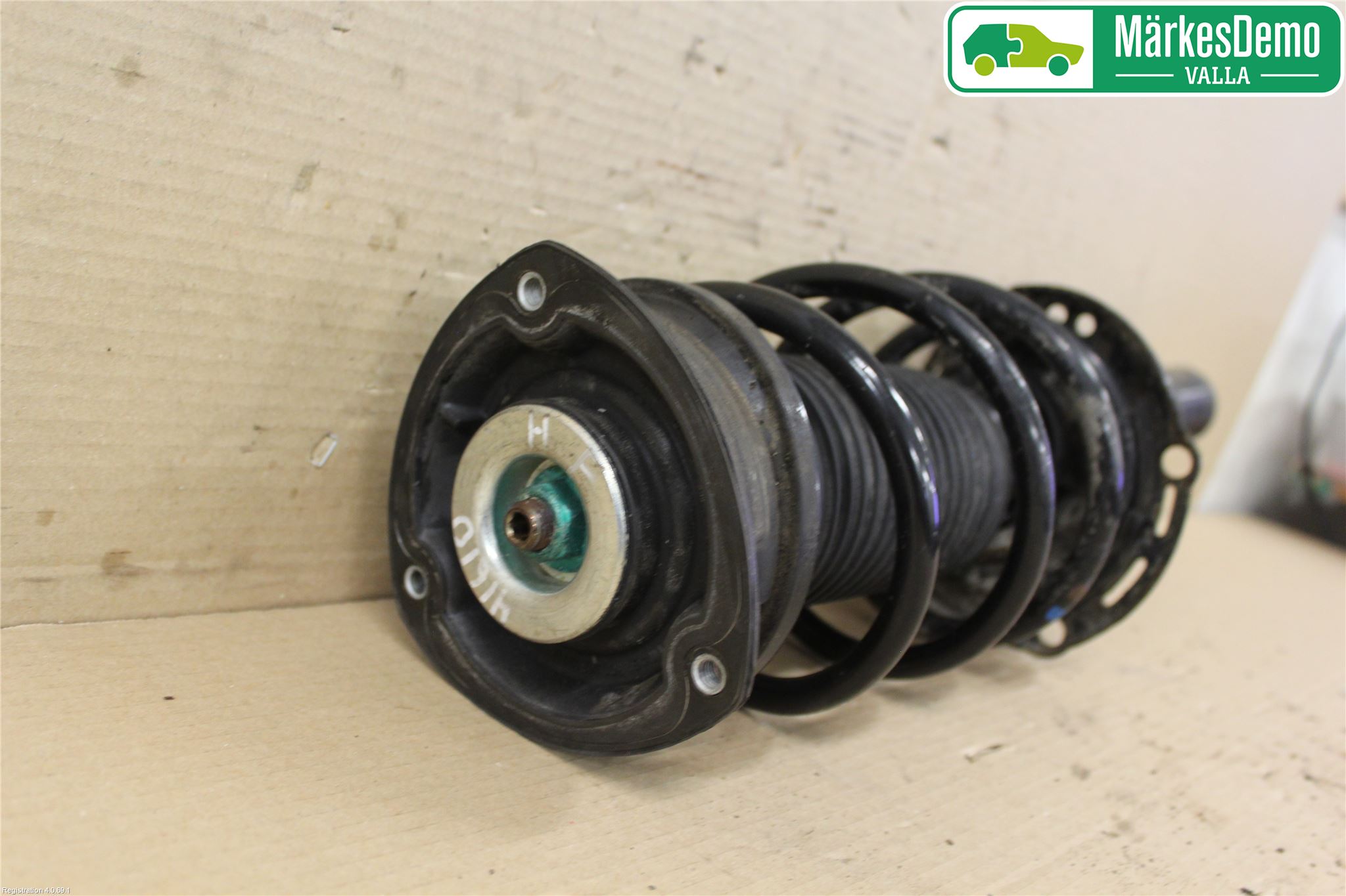 Volkswagen VW GOLF / E-GOLF VII 13-20 Fjäderben Fram Höger