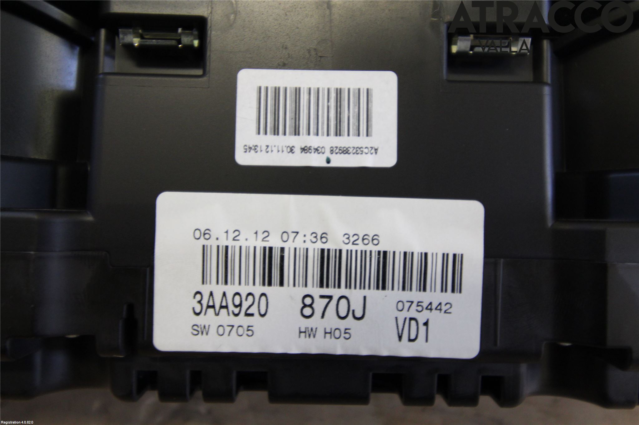 Volkswagen VW PASSAT 11-14 Instrument Komb