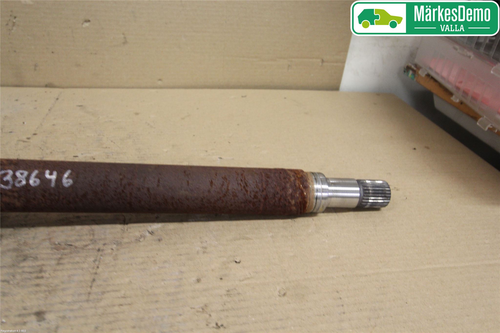 Ford FOCUS     04-07 Drivaxel Fram Höger