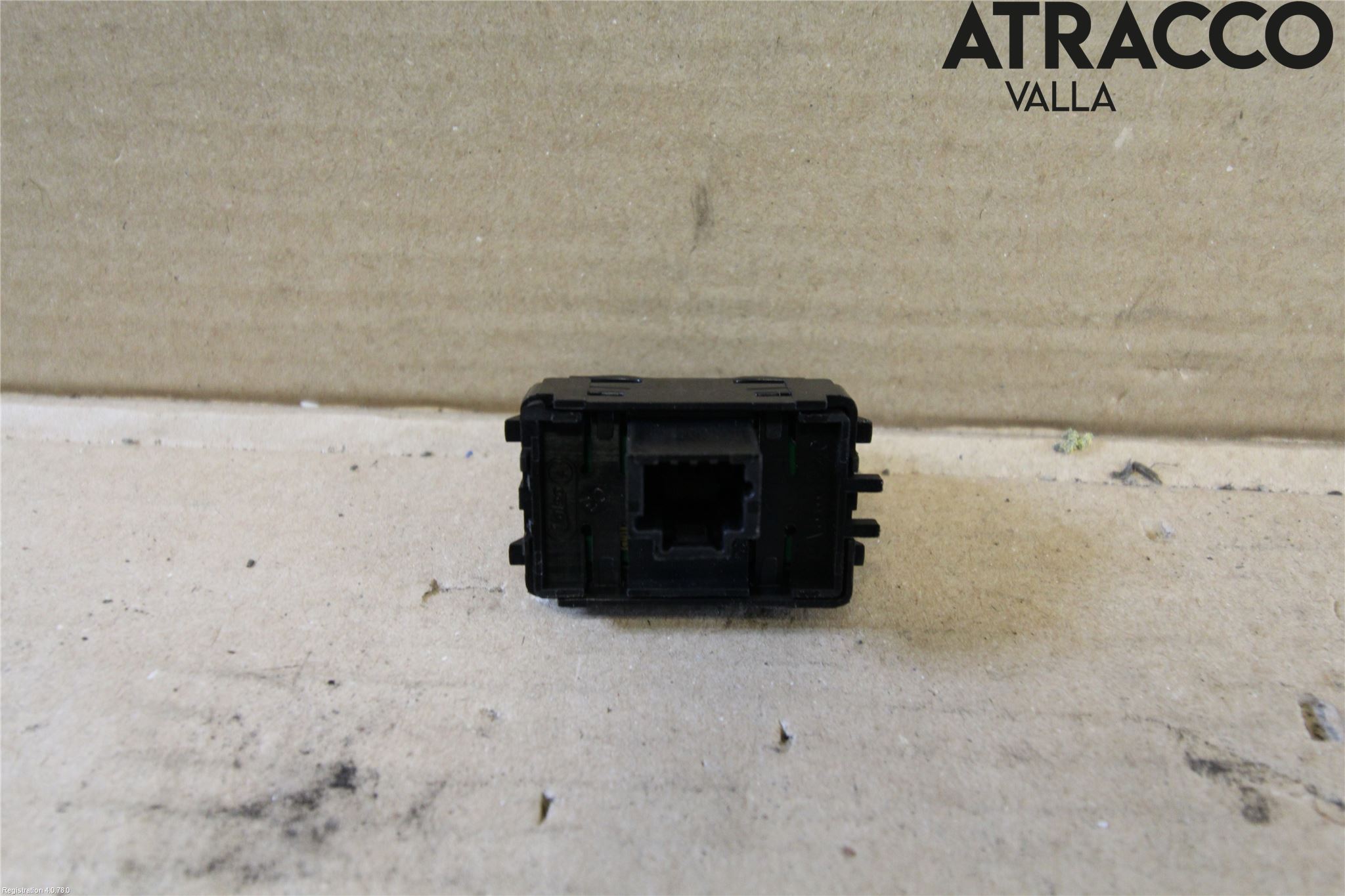 Opel VIVARO 15-19 Strömställare Antispinn